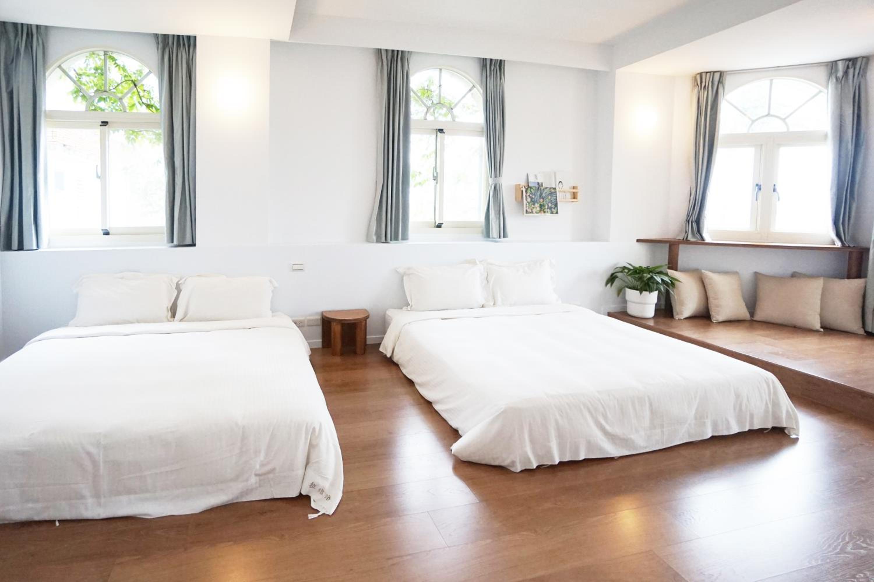 Family Room with Sea View and Balcony photo 3
