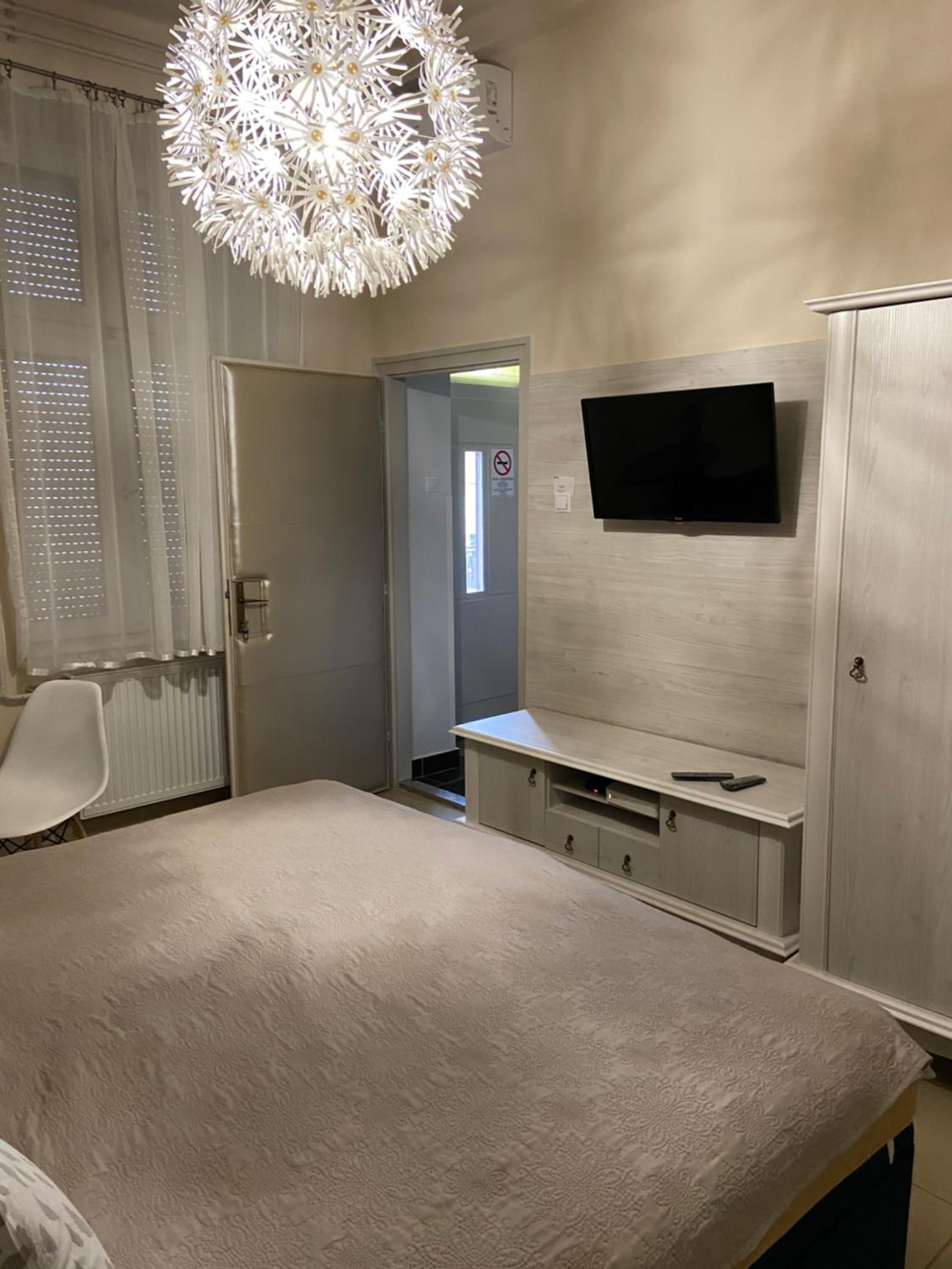 Standard Queen Room - Photo 2