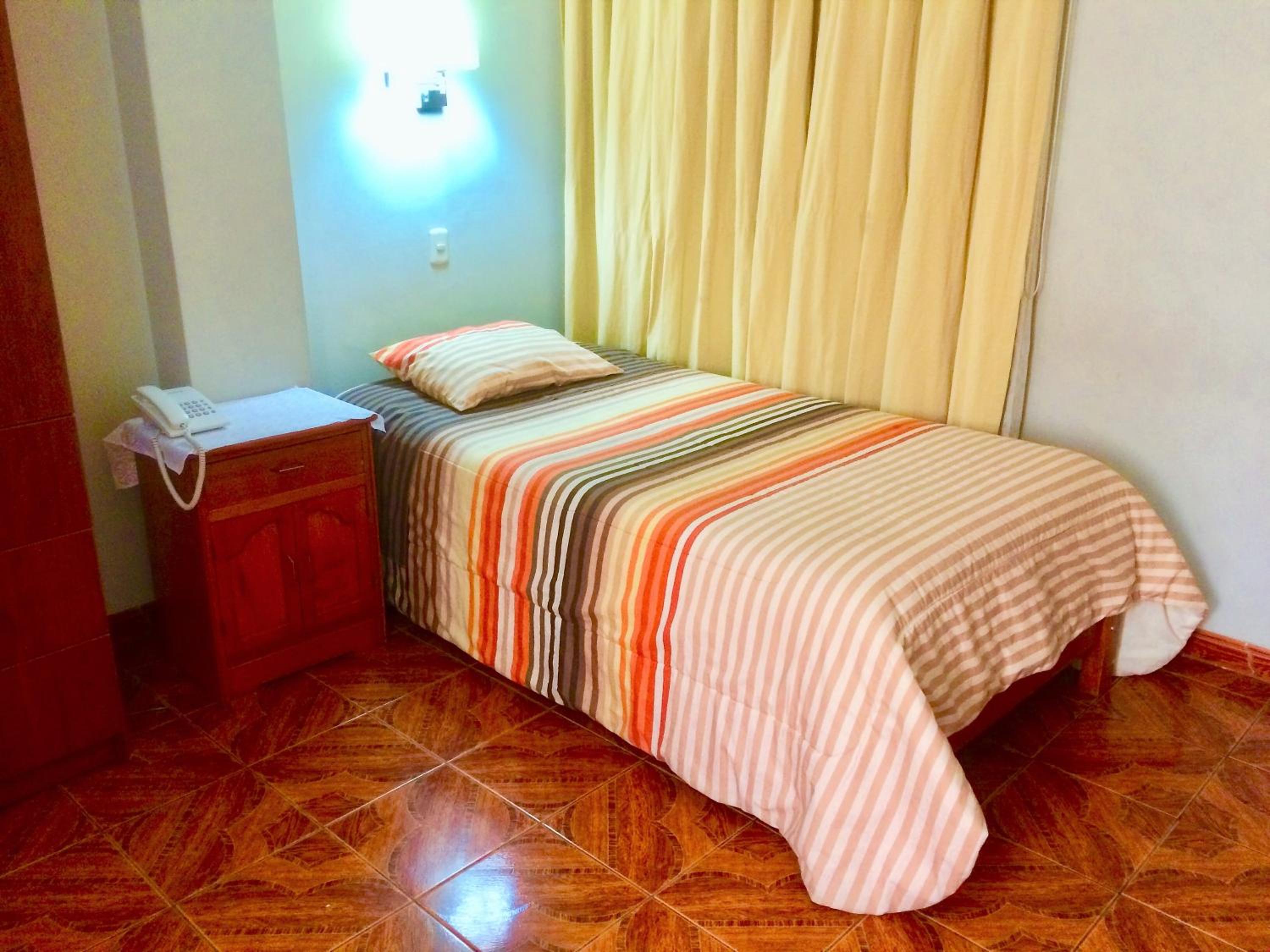 Single Room with Private Bathroom photo 2