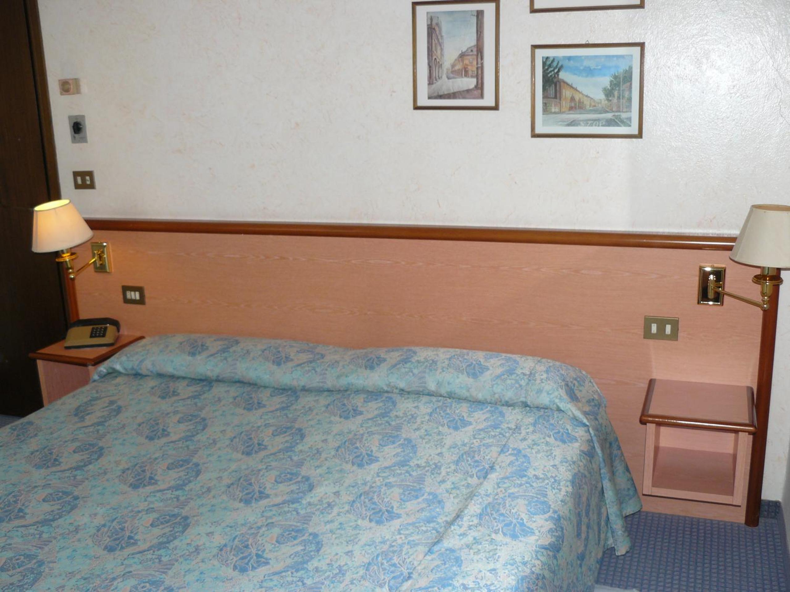 Economy Triple Room - Photo 4