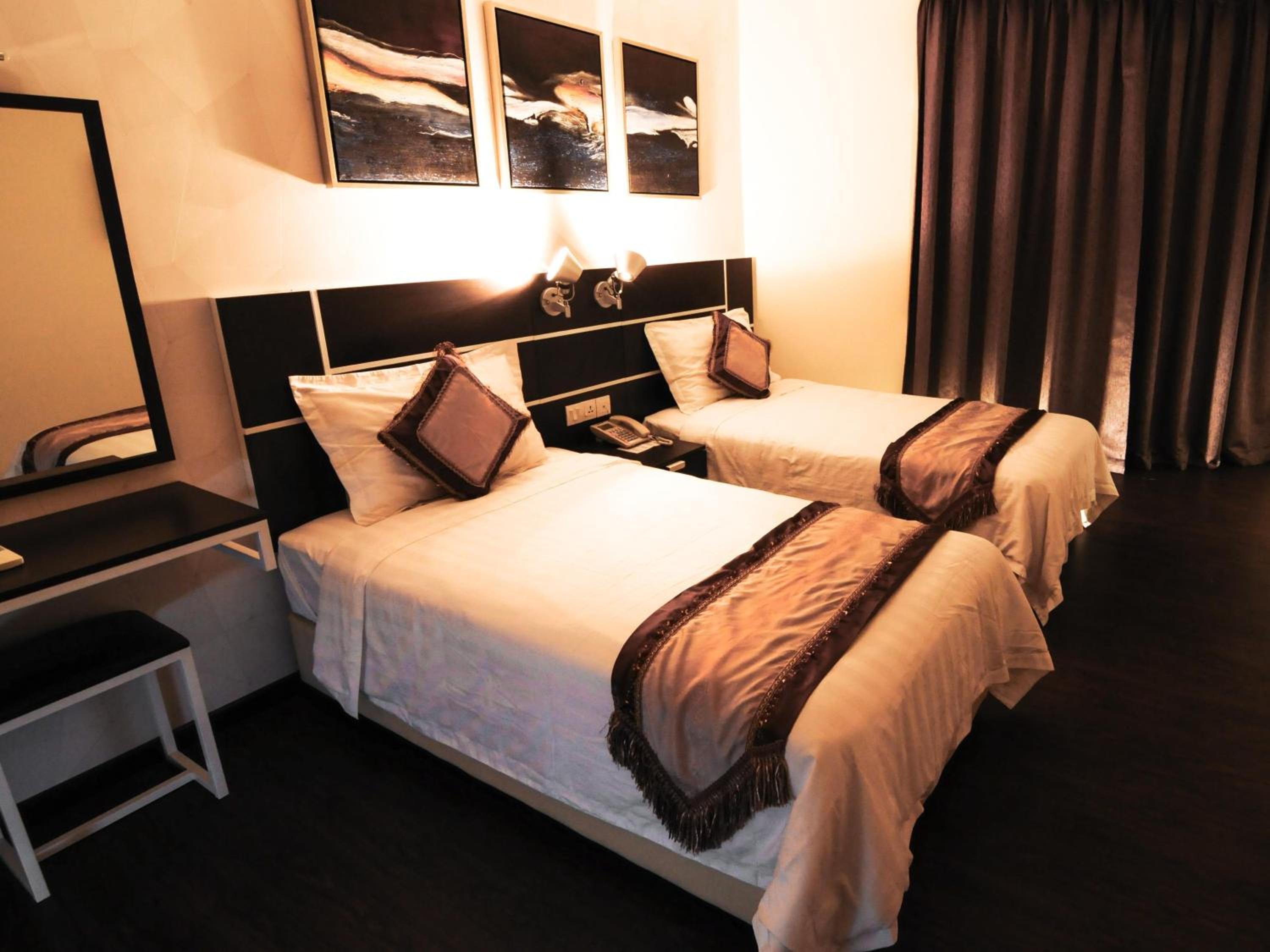 Standard Twin Room - Photo 1