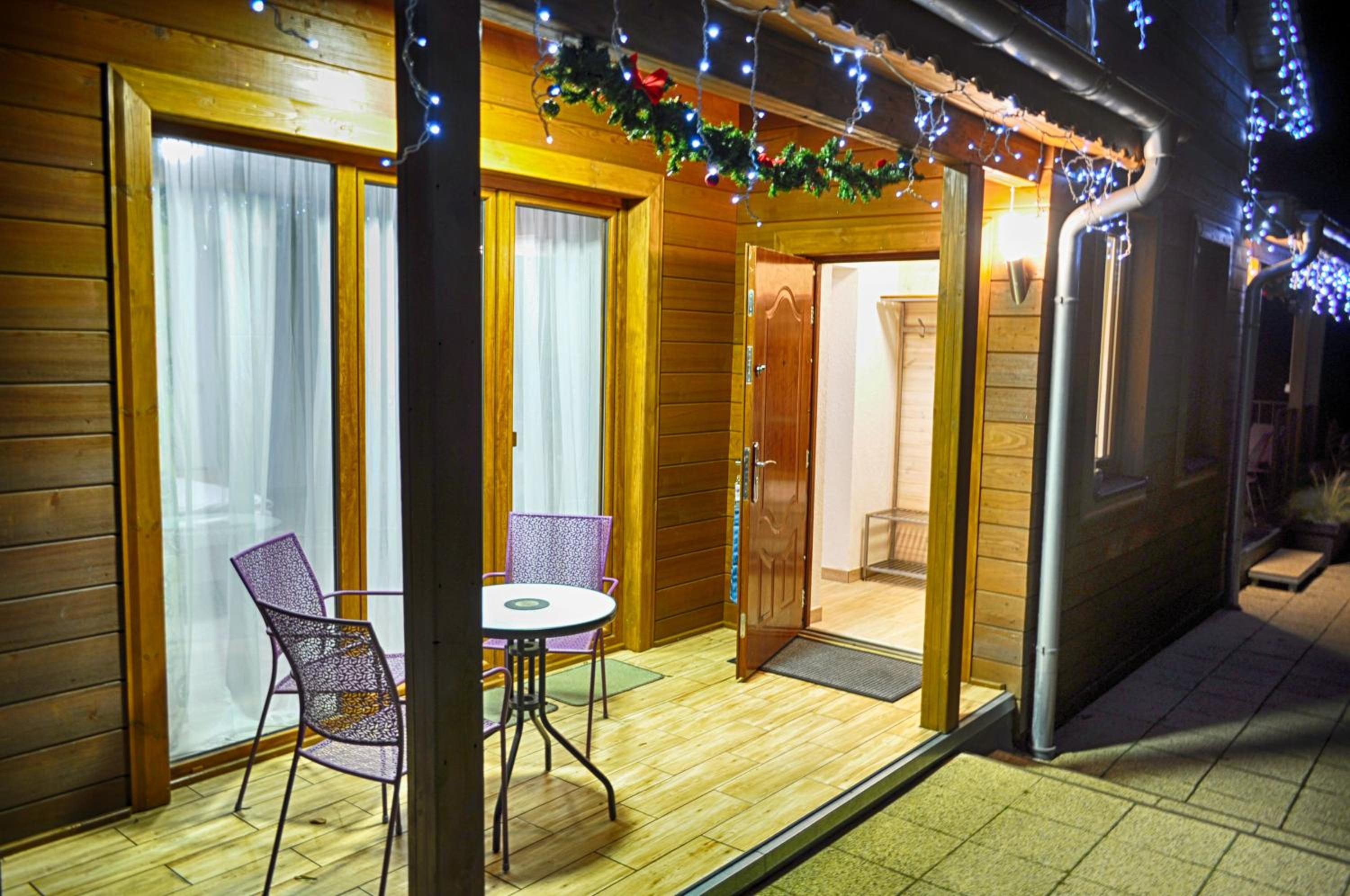 Apartment with Terrace - Photo 29