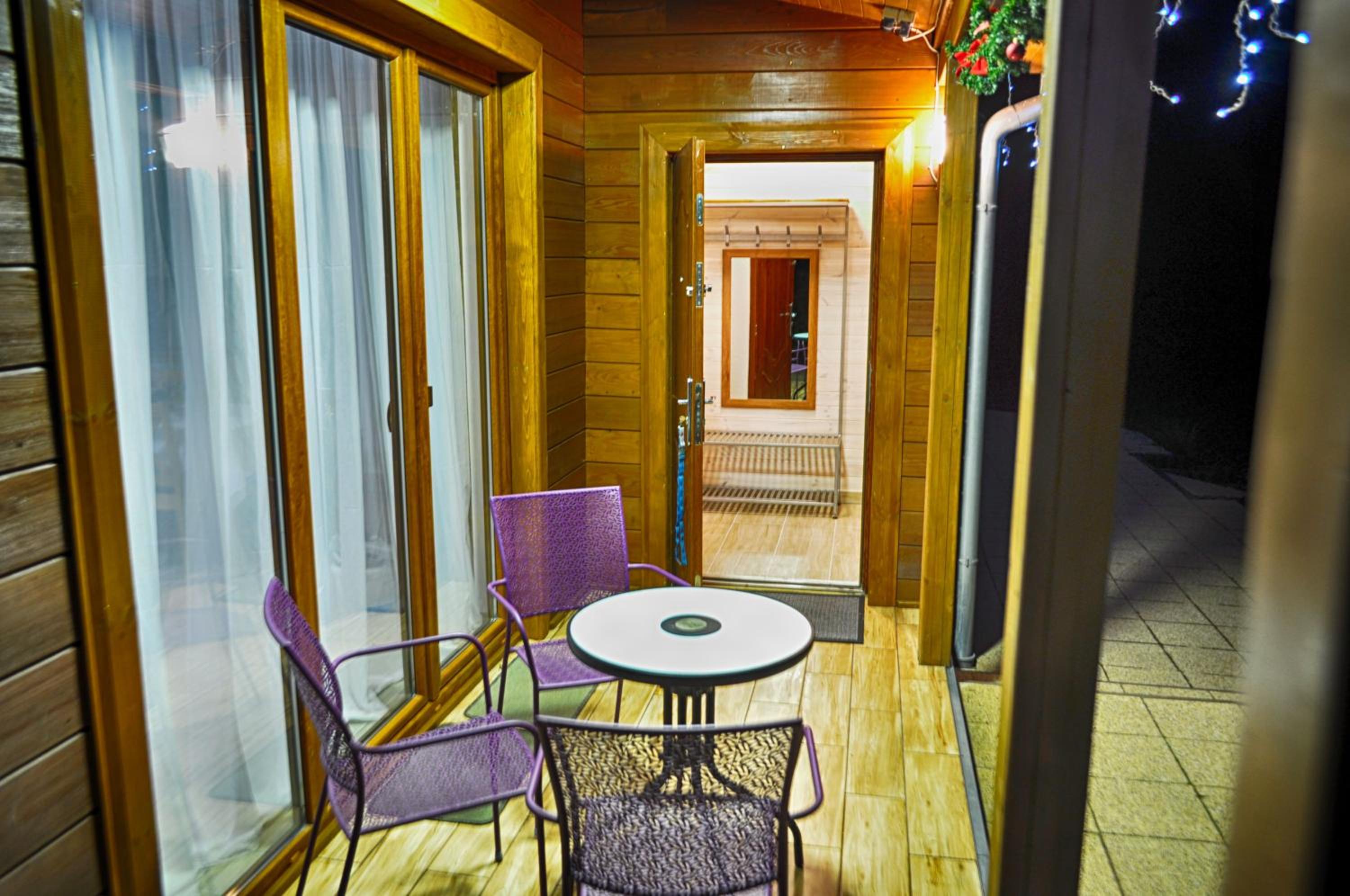 Apartment with Terrace - Photo 30