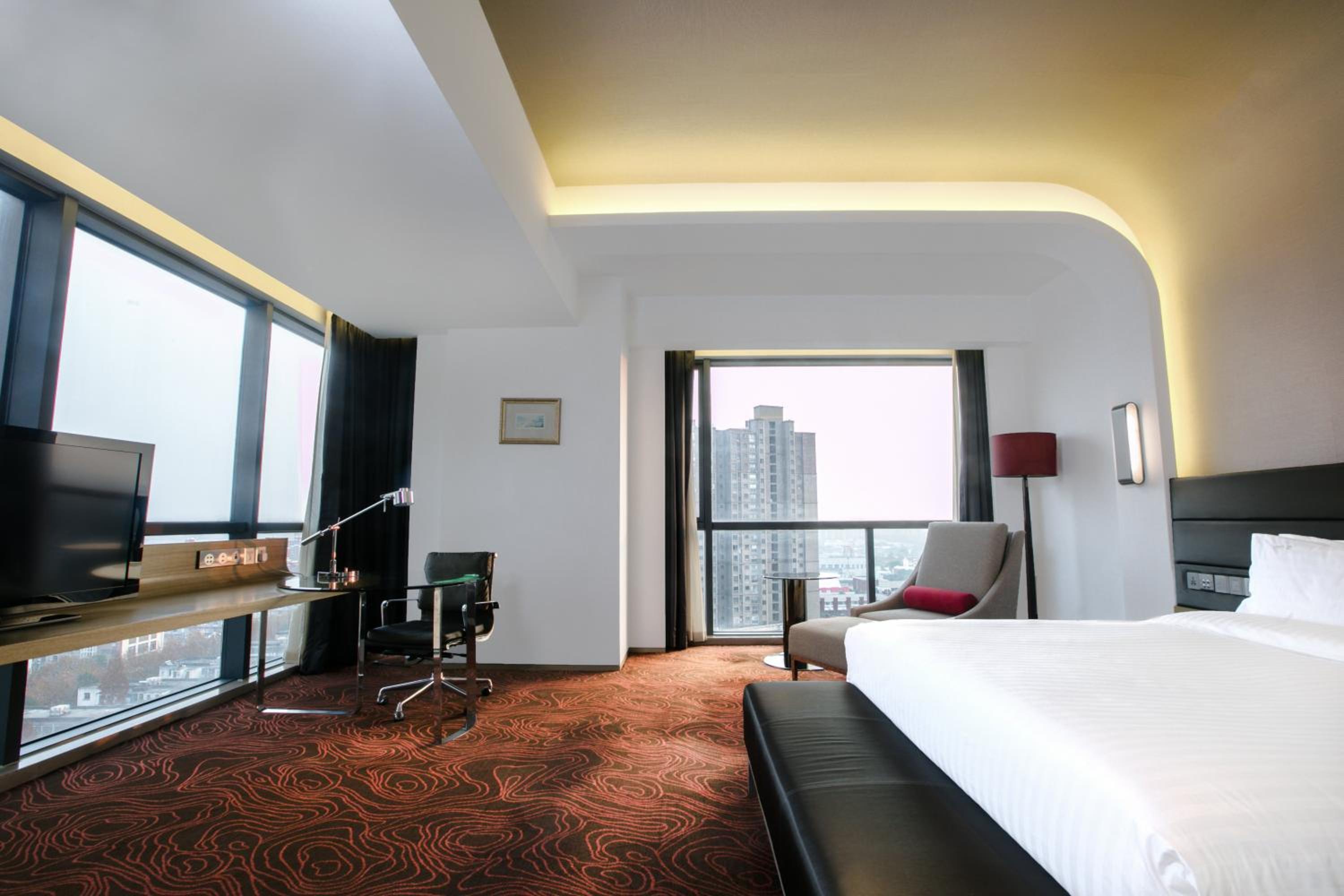 Premium King Room - Lounge Access - Photo 4