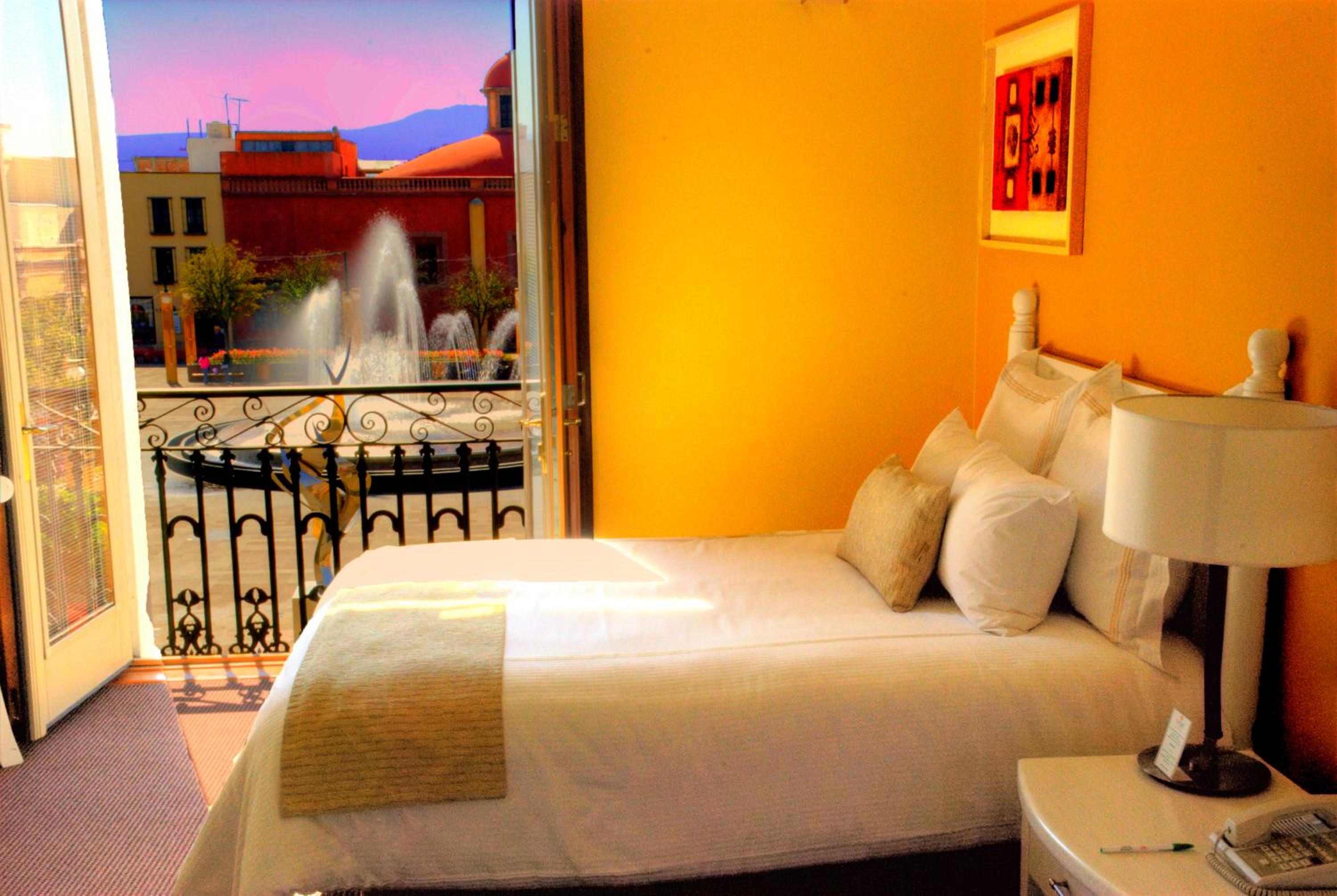 Superior Twin Room with City View - Photo 1