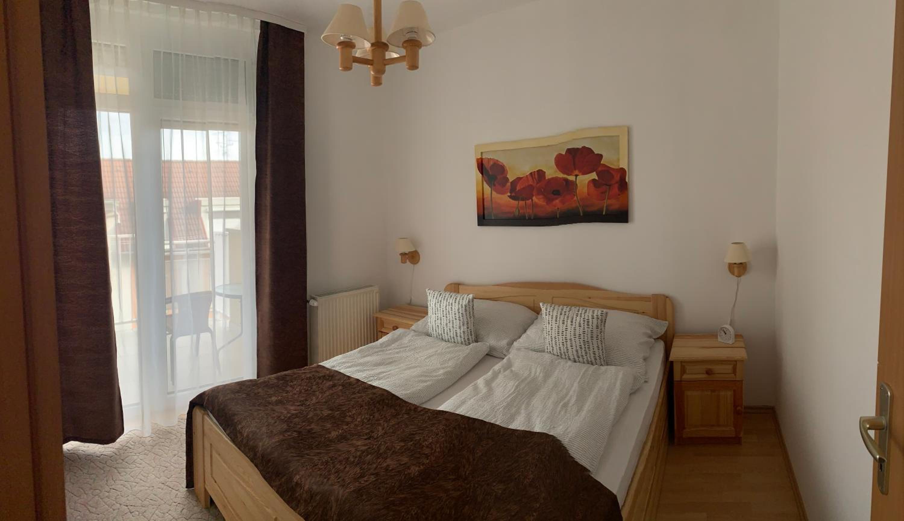One-Bedroom Apartment photo 1