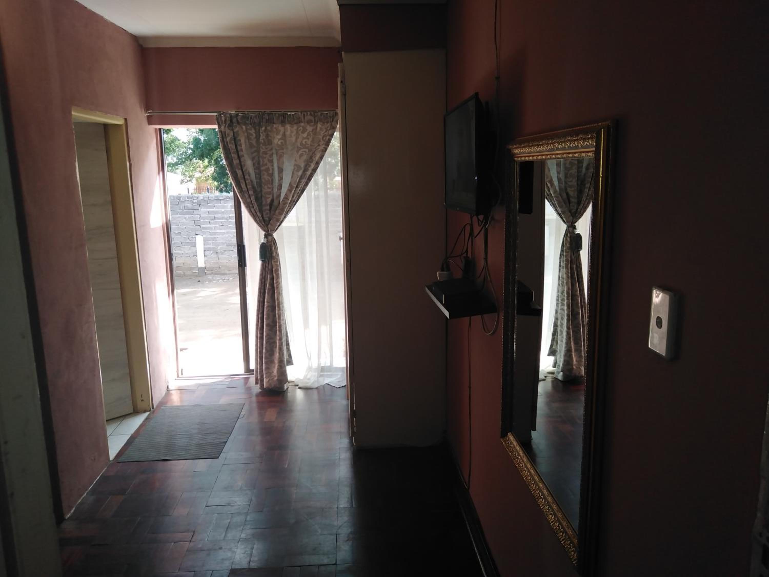 Apartment - Photo 4