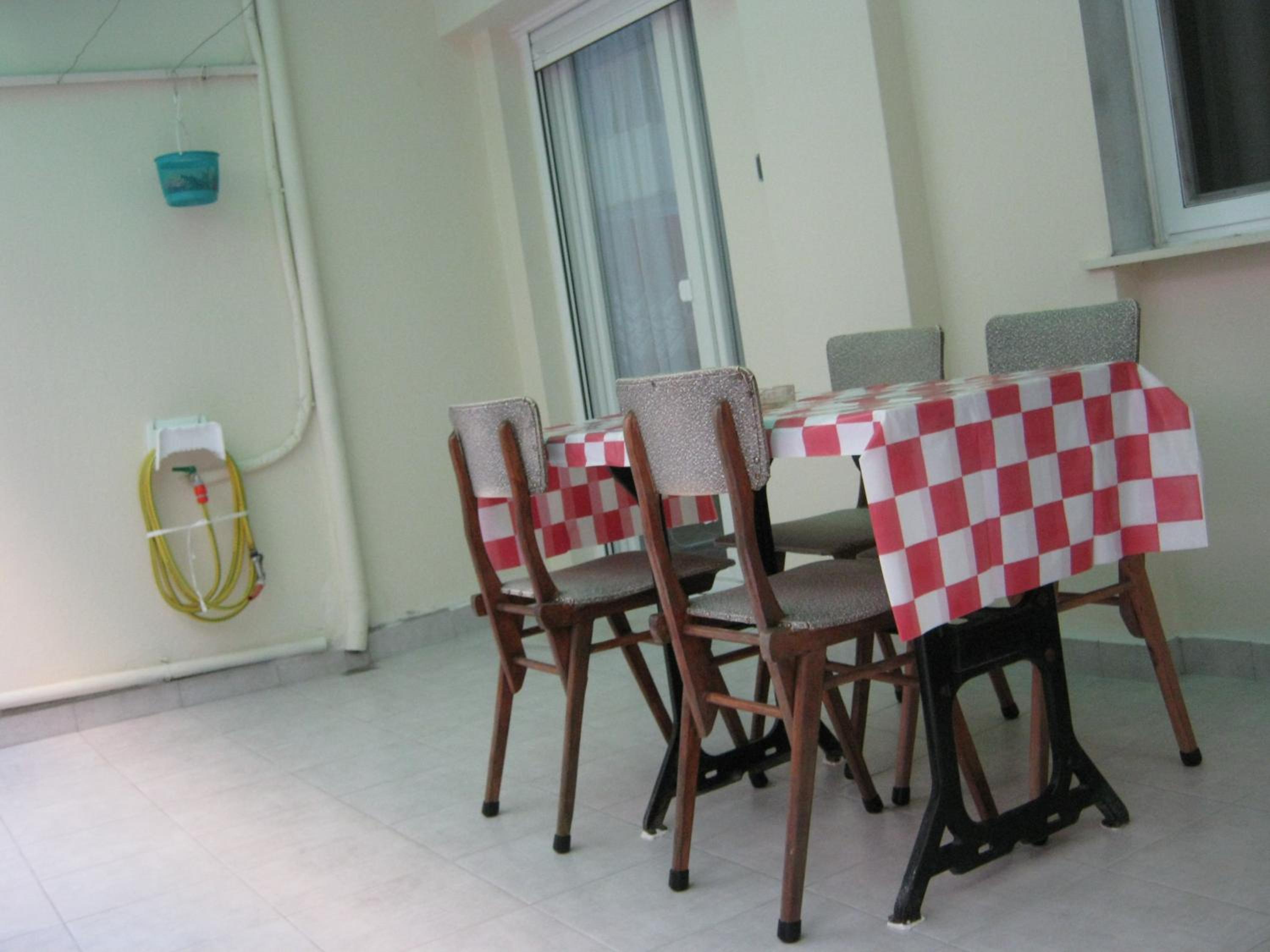 Apartment with Balcony - Photo 34