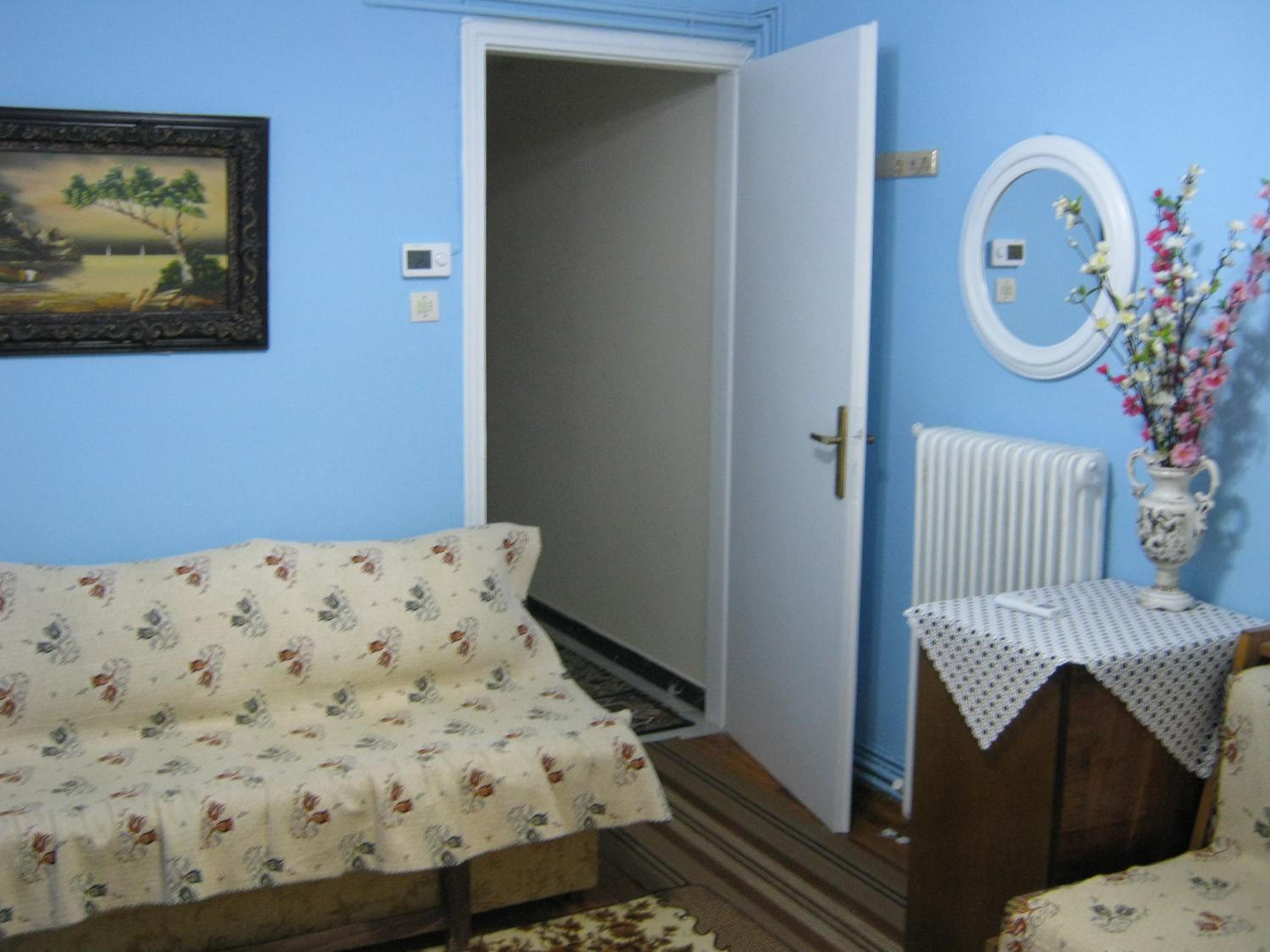Apartment with Balcony - Photo 18