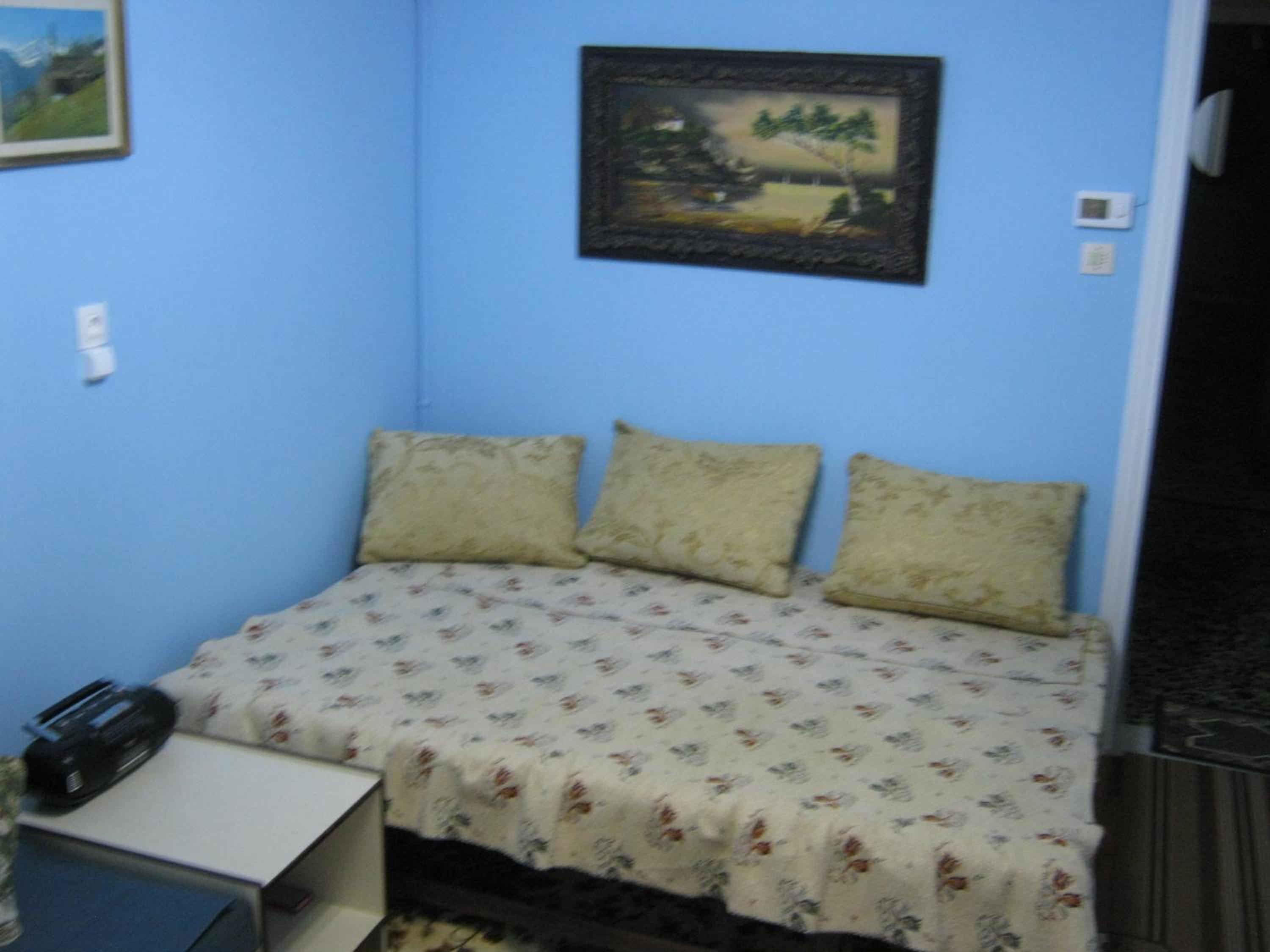 Apartment with Balcony - Photo 17