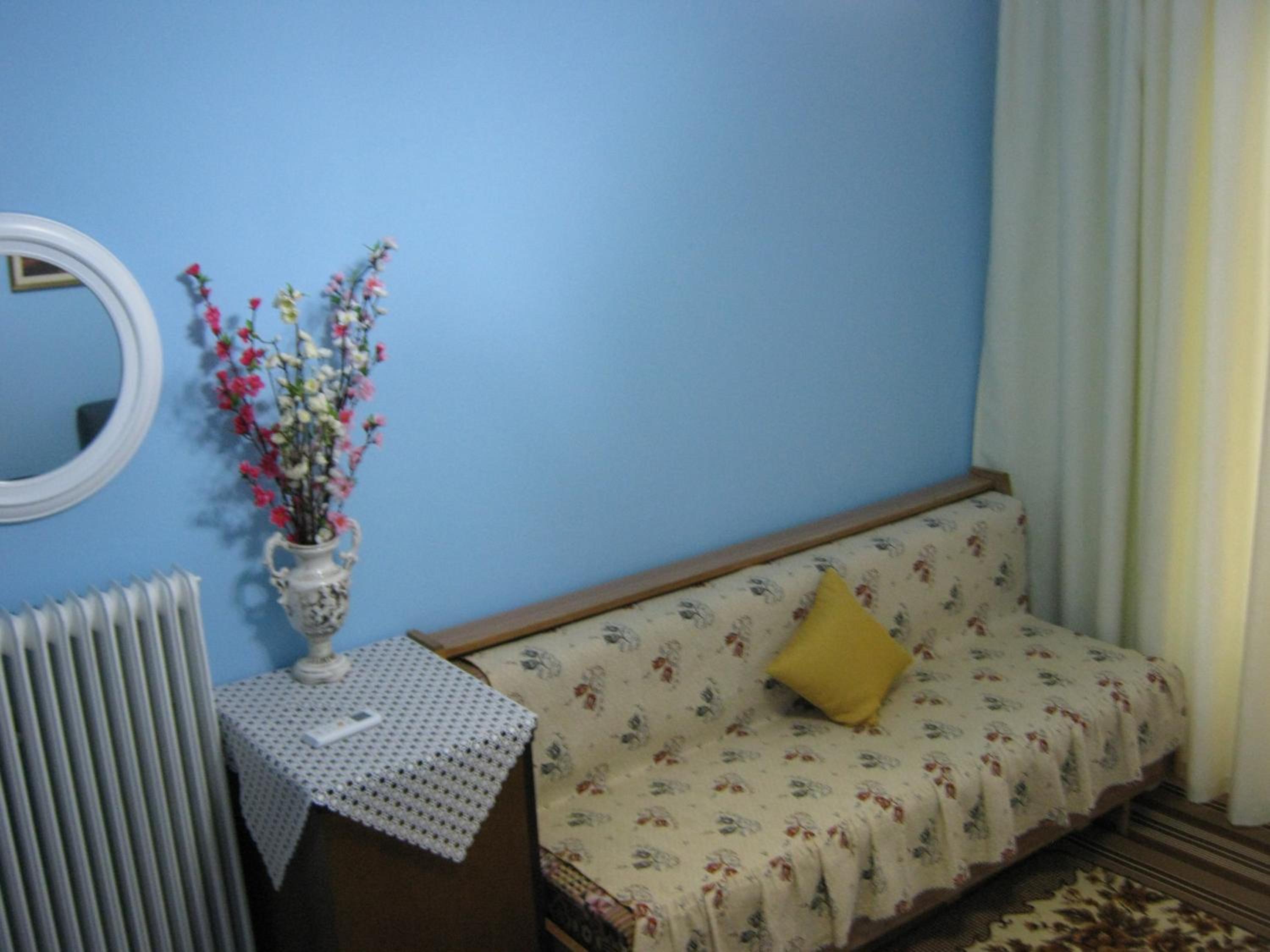 Apartment with Balcony - Photo 16