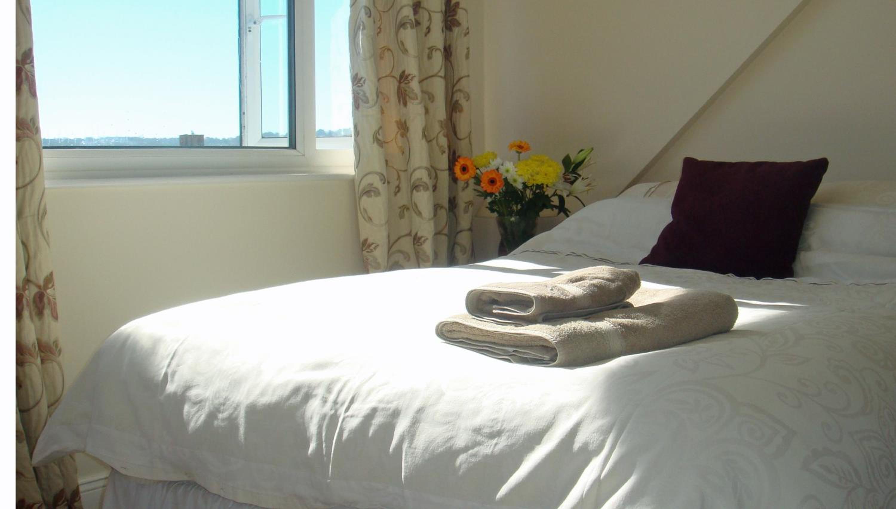 Double Room with Shower - Room 5 photo 2