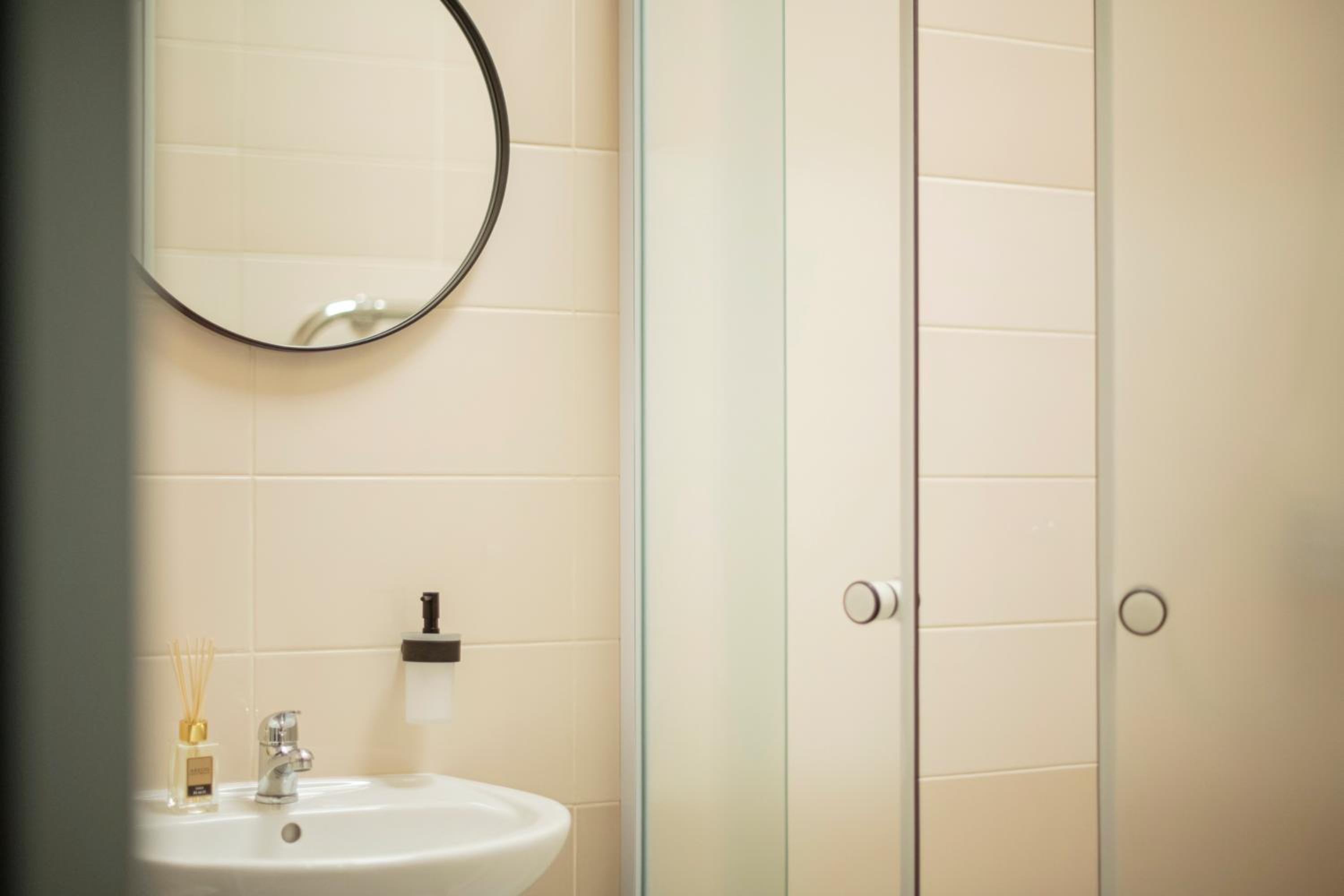 Double or Twin Room - Photo 4