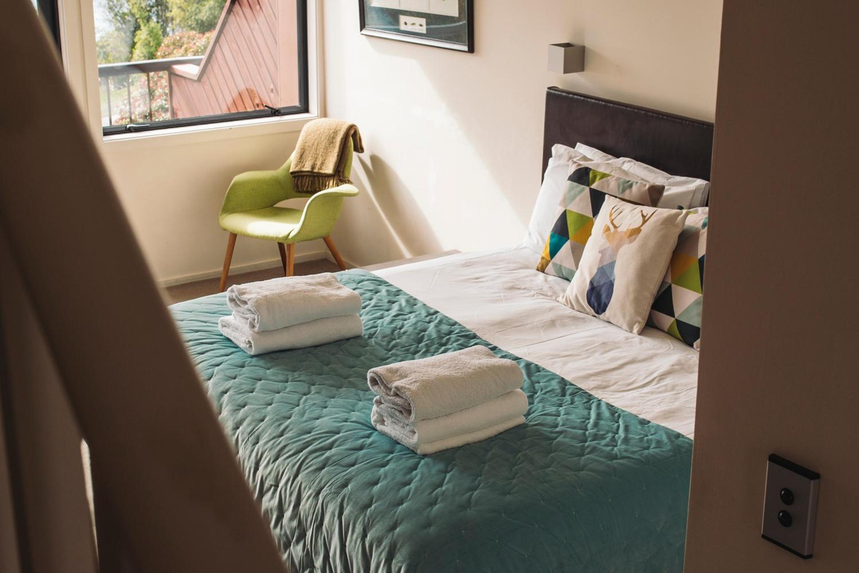 Lake View Family Hotel Room with Mezzanine and Ensuite Bathroom - Photo 3