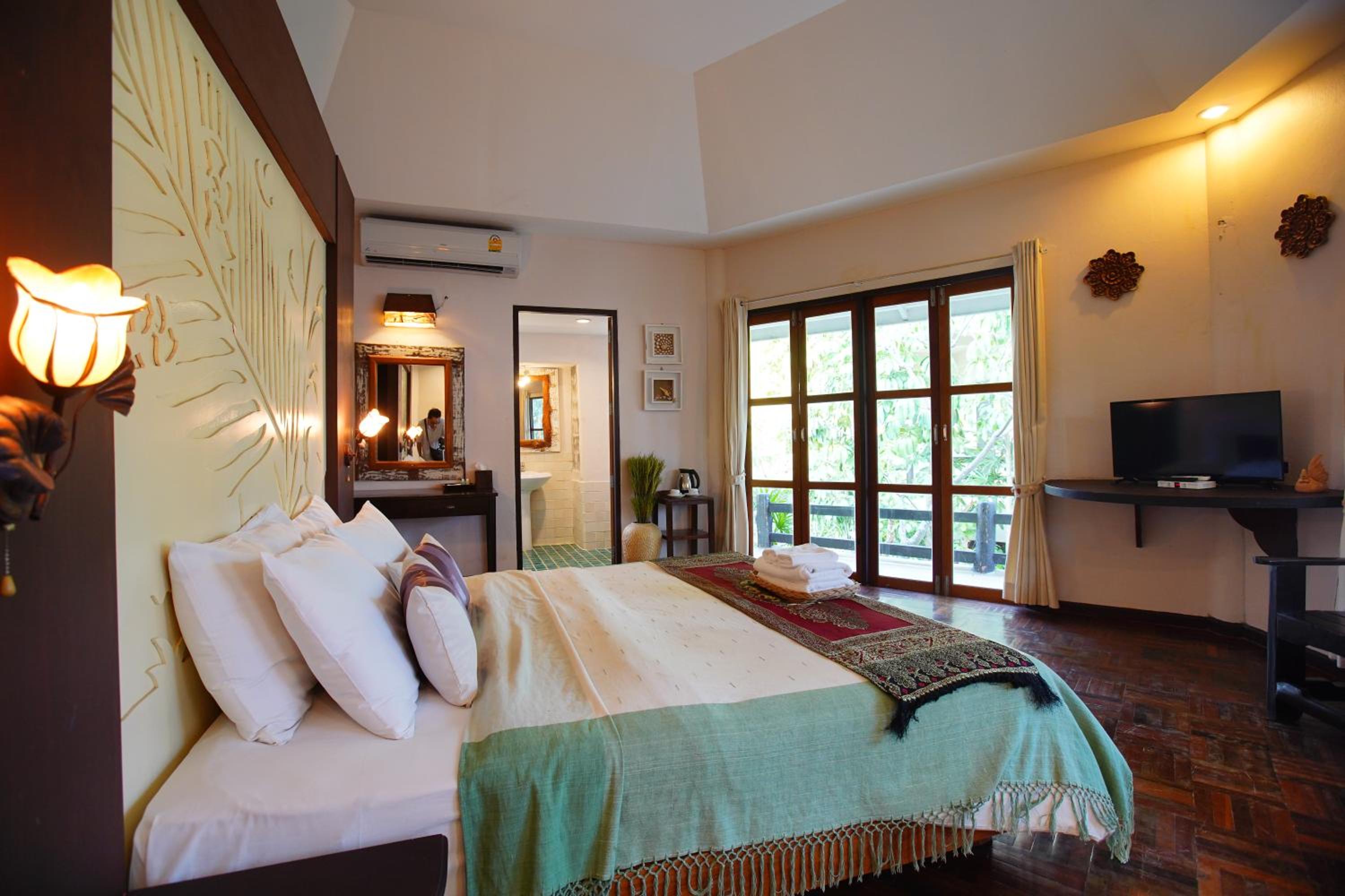 Villa with Garden View - Photo 3