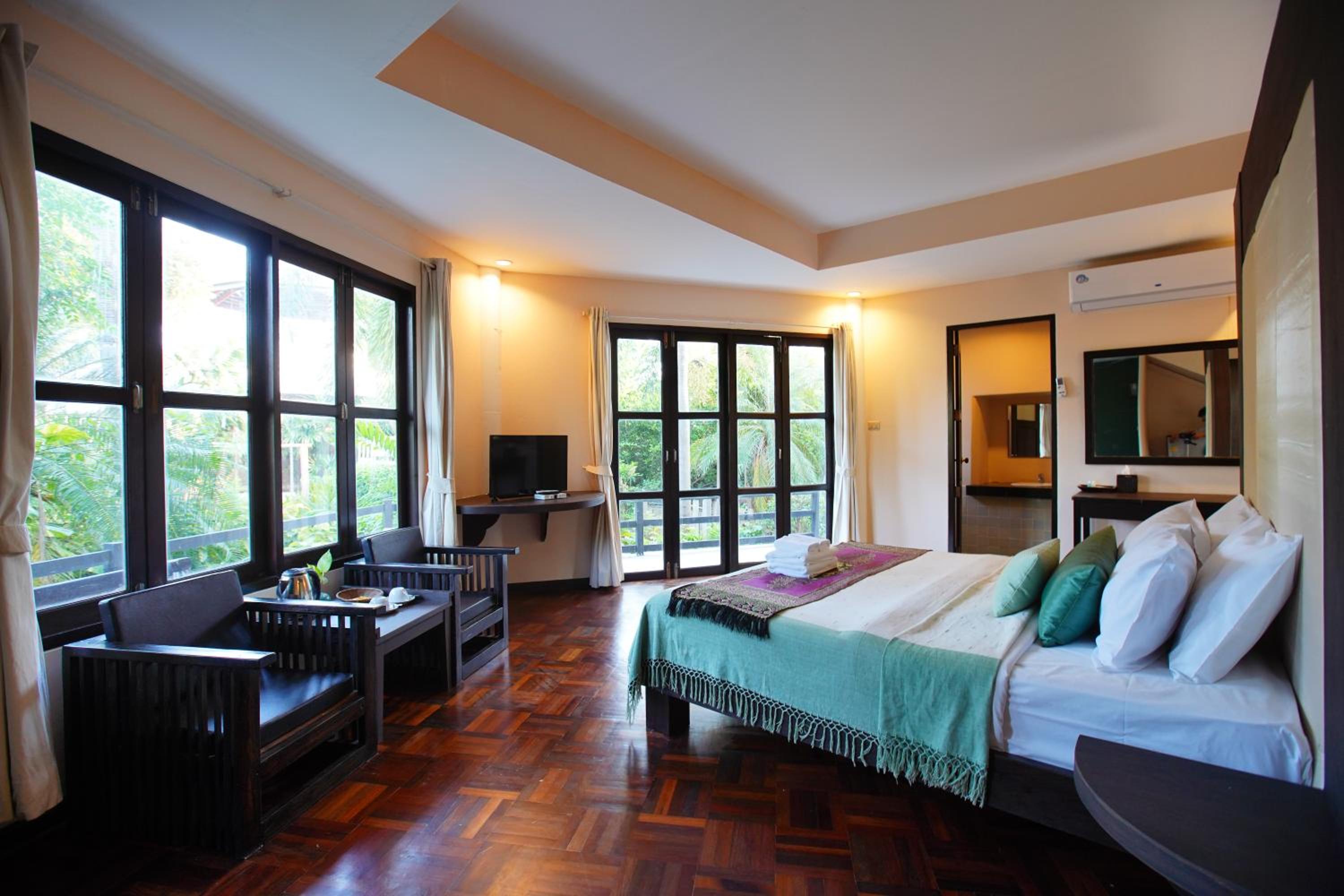Villa with Garden View - Photo 22