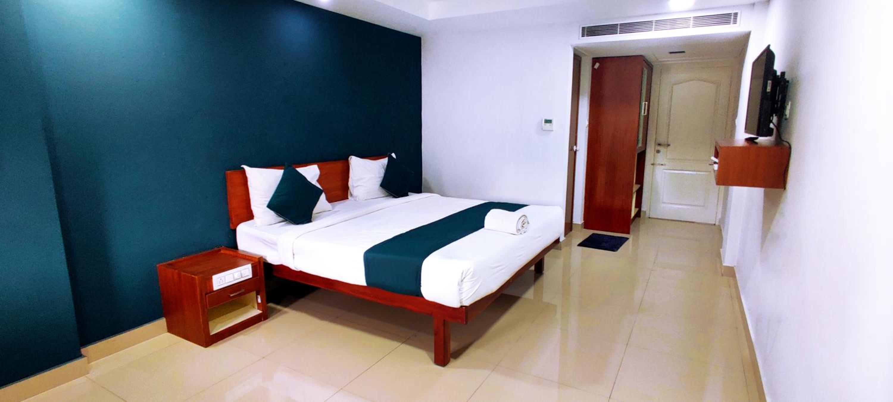 Deluxe Double Room - Photo 14