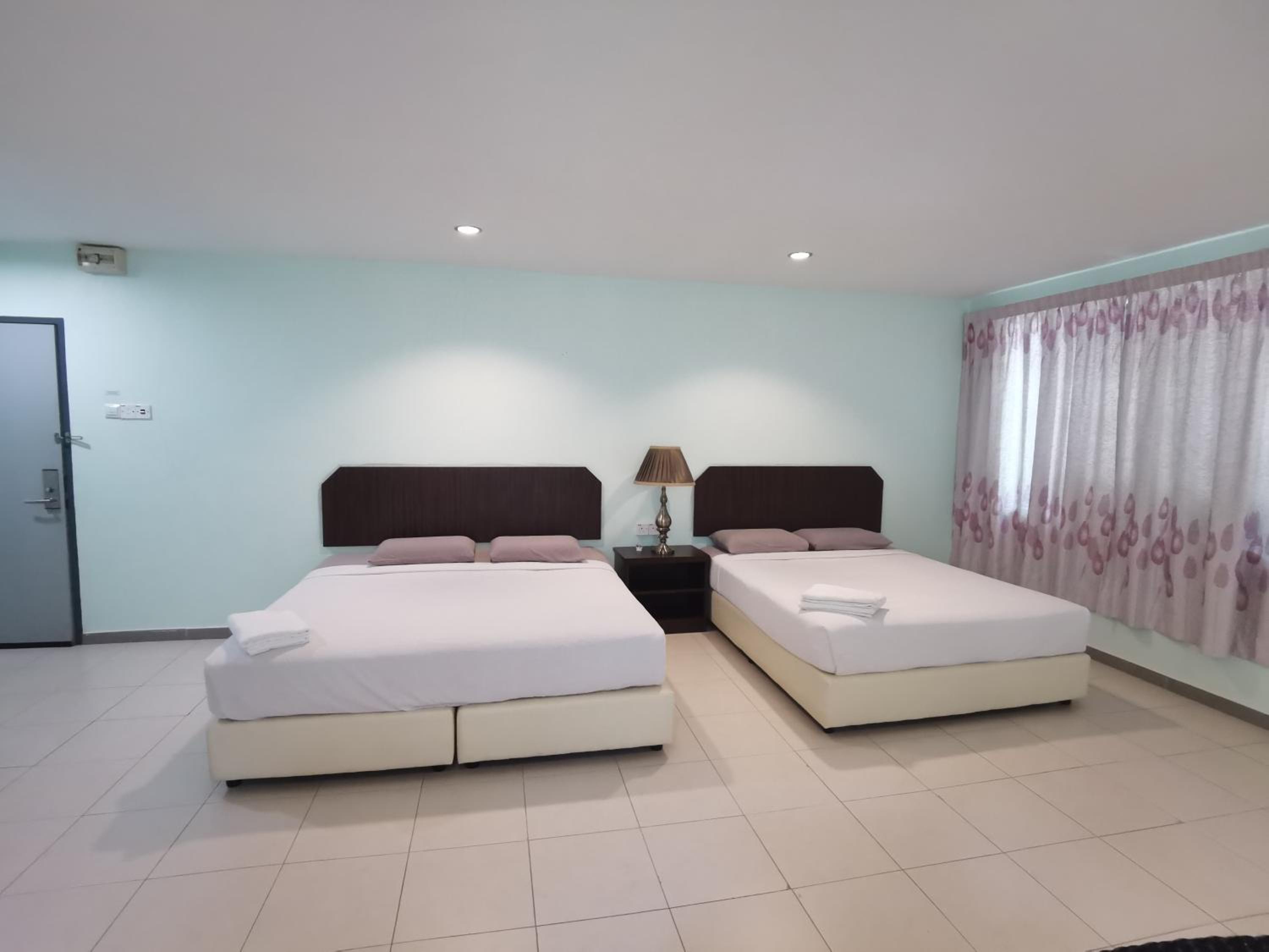 Family Room - Photo 4