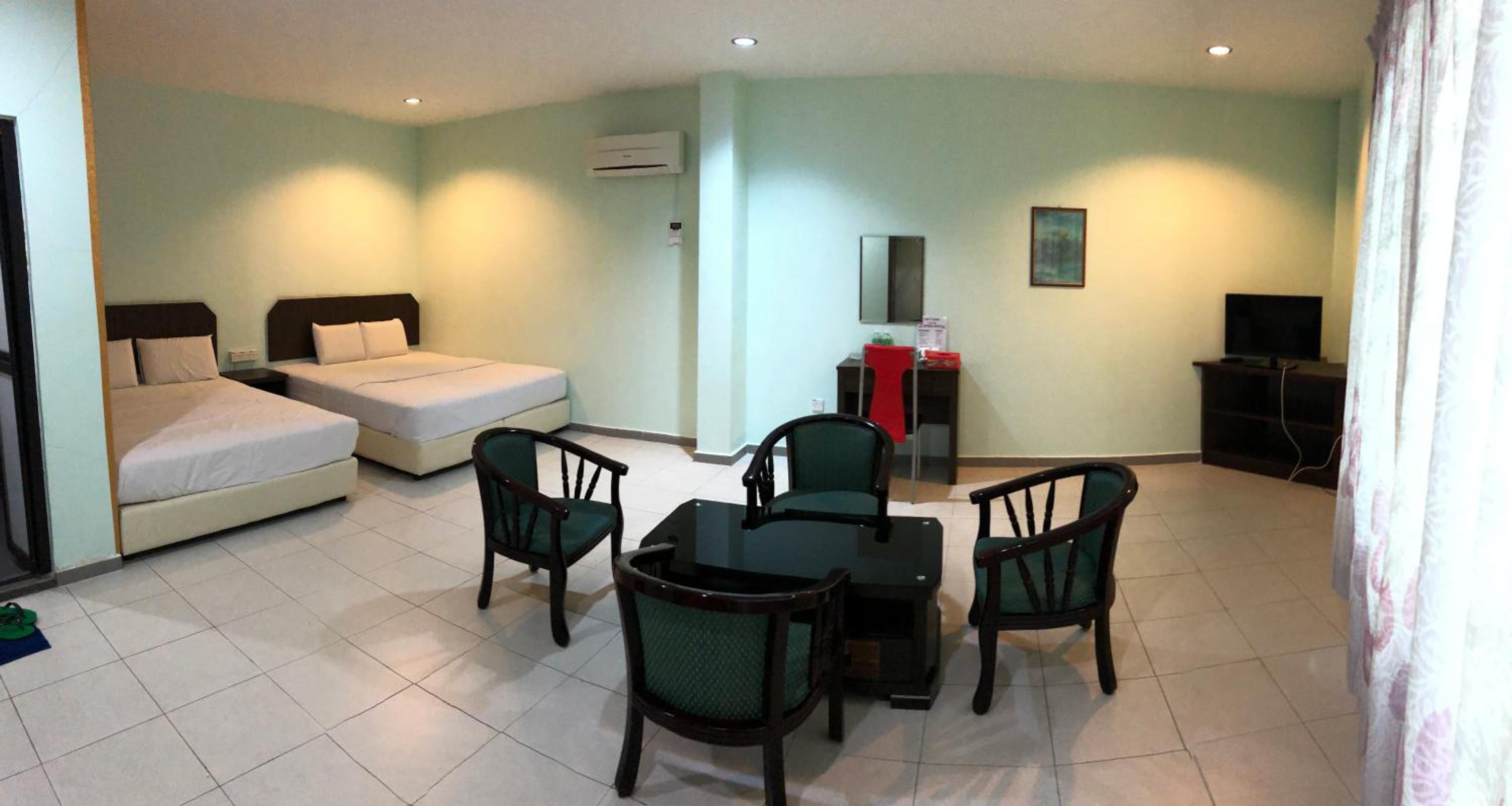 Family Room - Photo 3