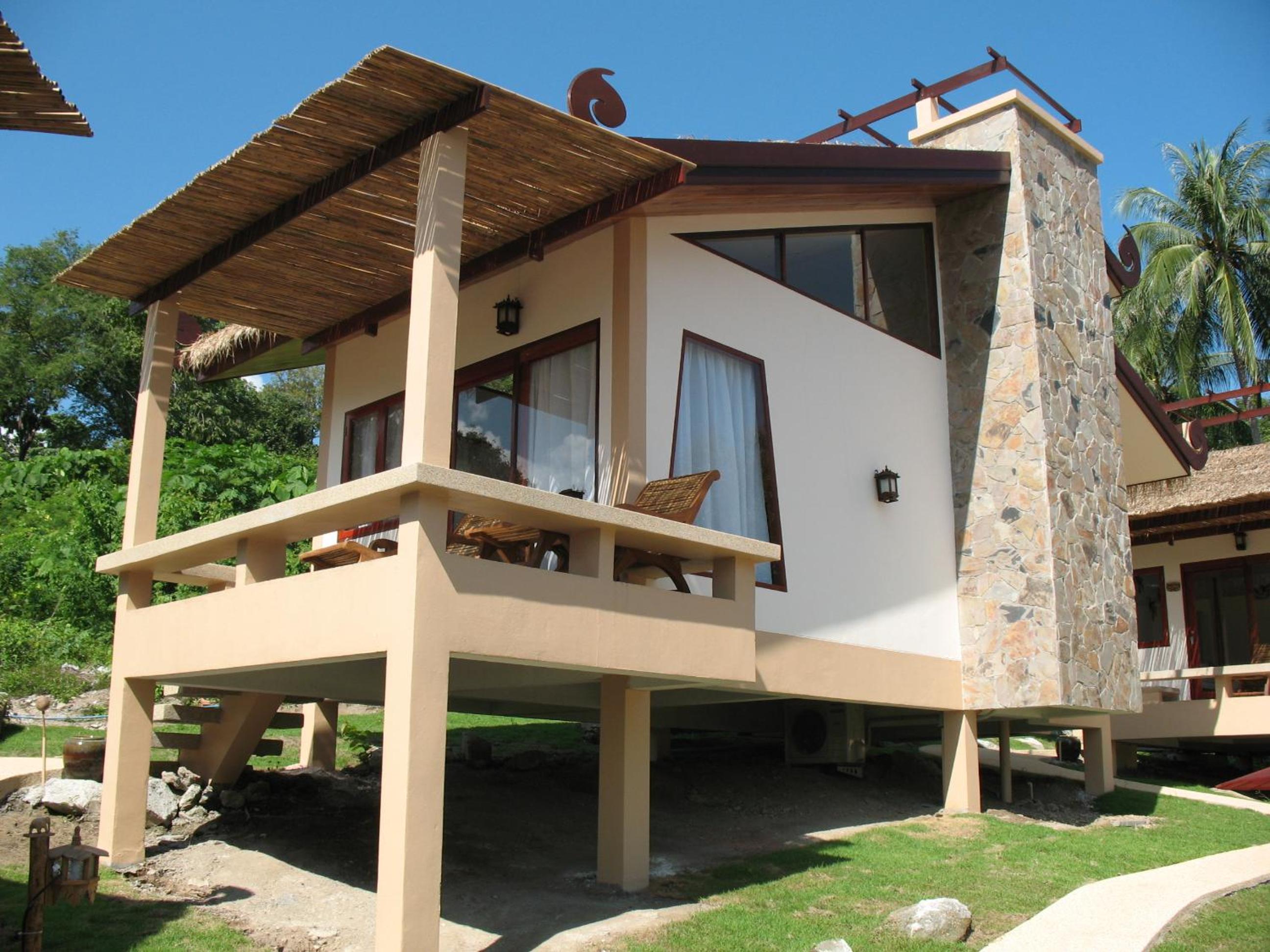 King Bed Bungalow with Pool View - Photo 3