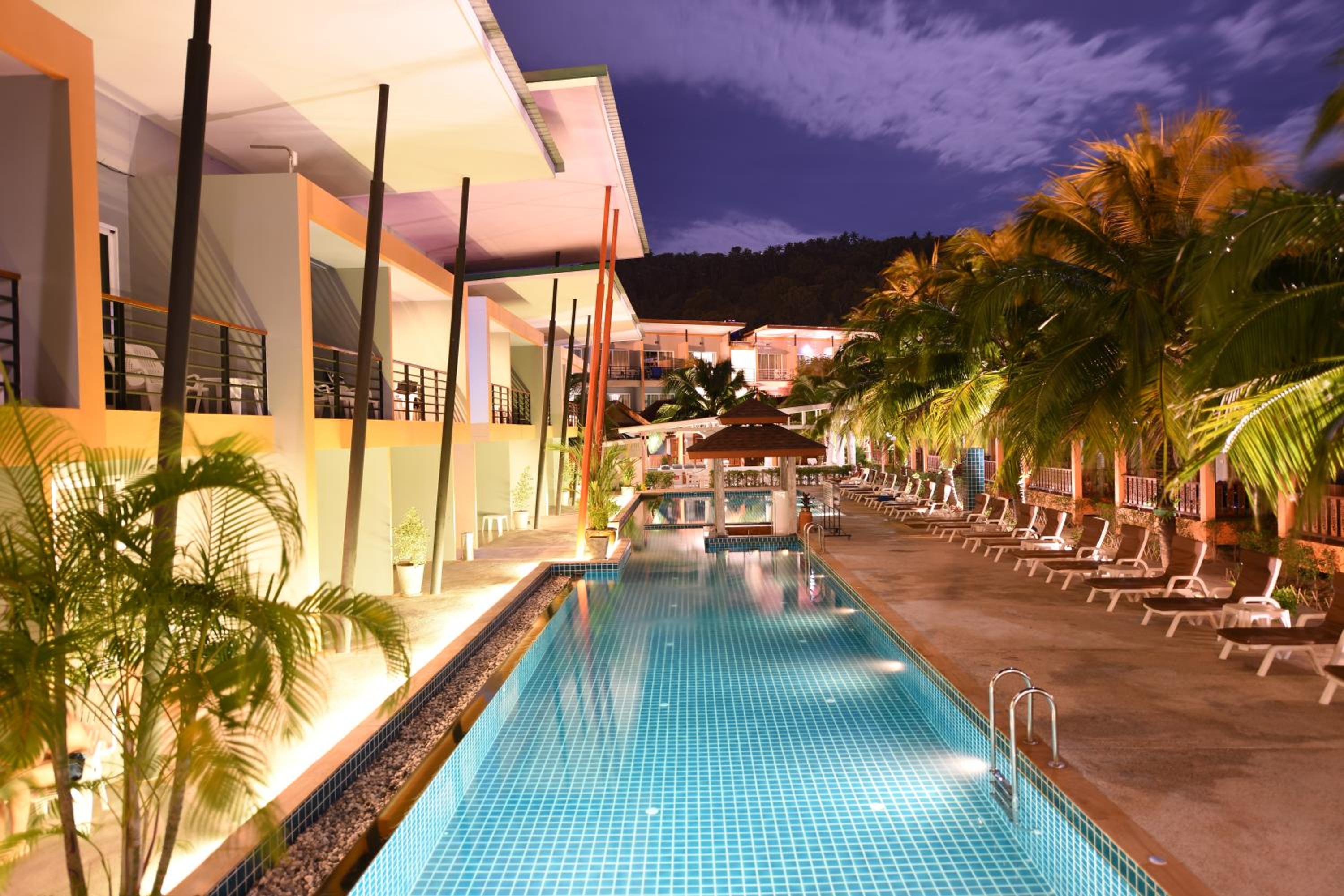 Deluxe Double Room with Pool View photo 2