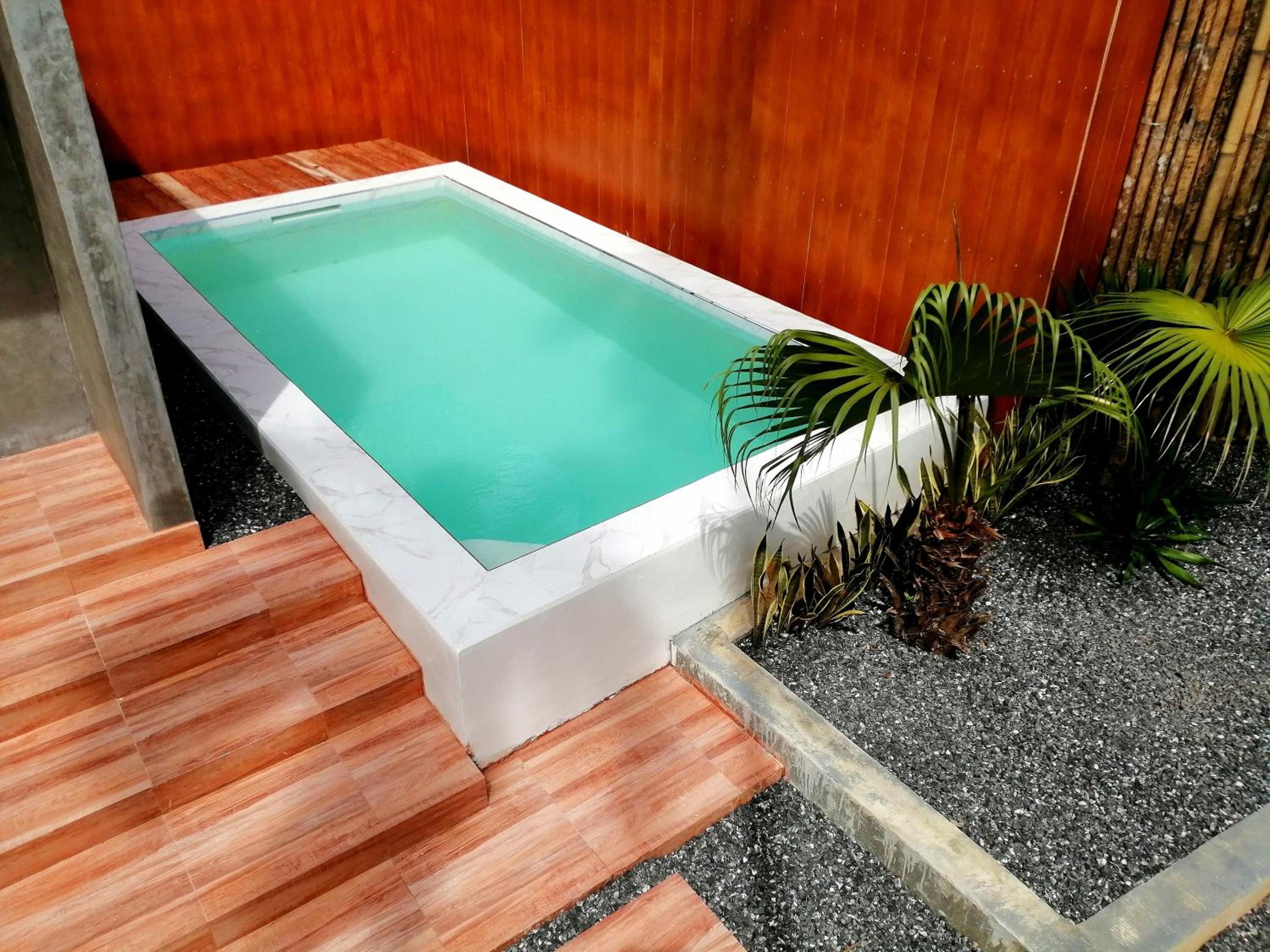 Double Room with Pool View - Photo 10