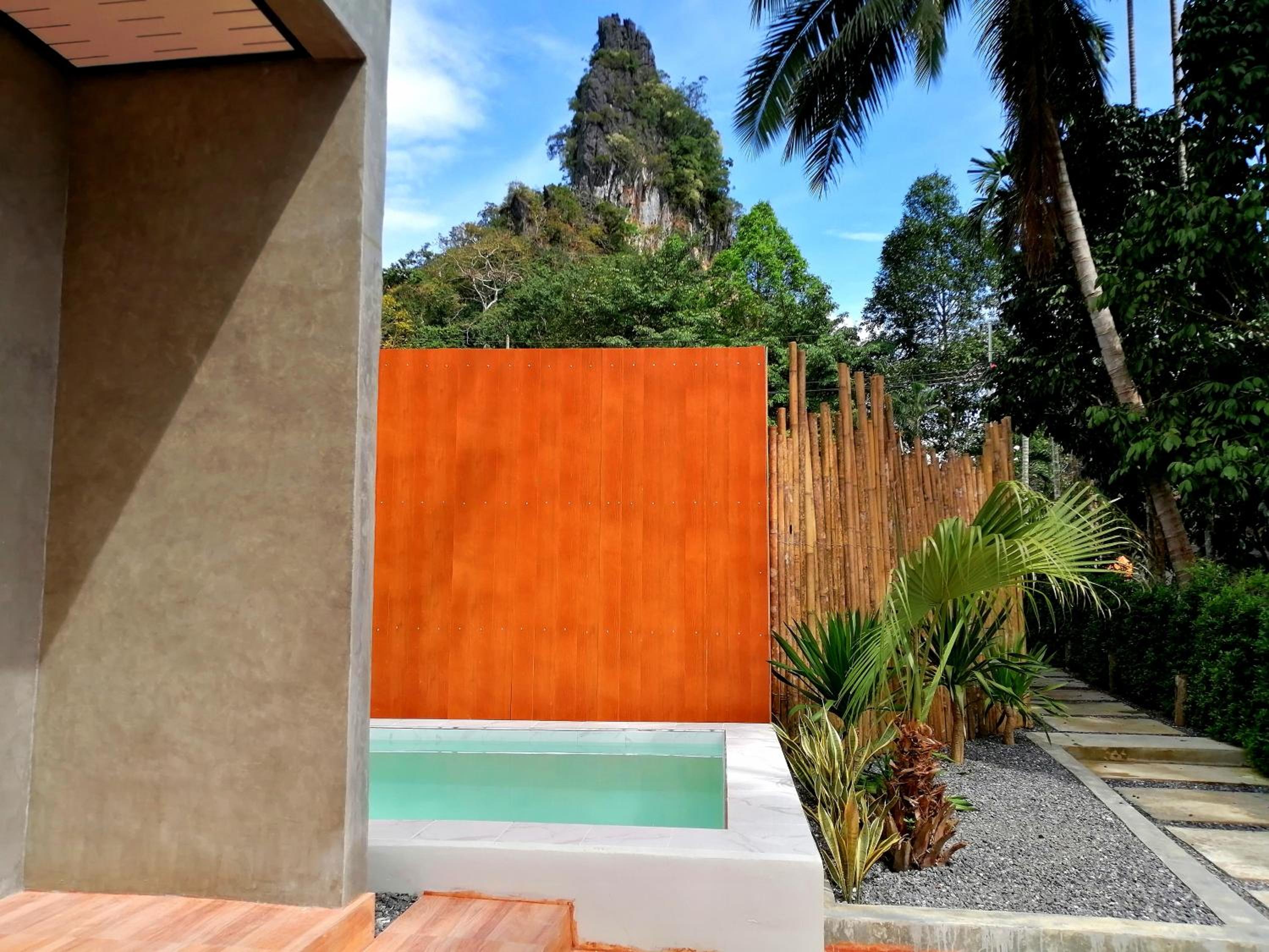 Double Room with Pool View - Photo 6