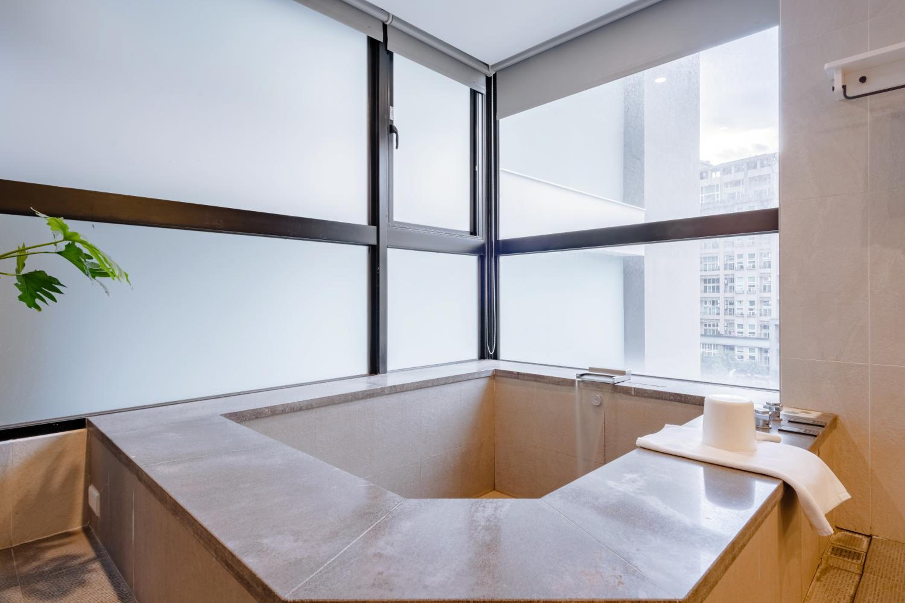 Superior Twin Room with City View photo 3