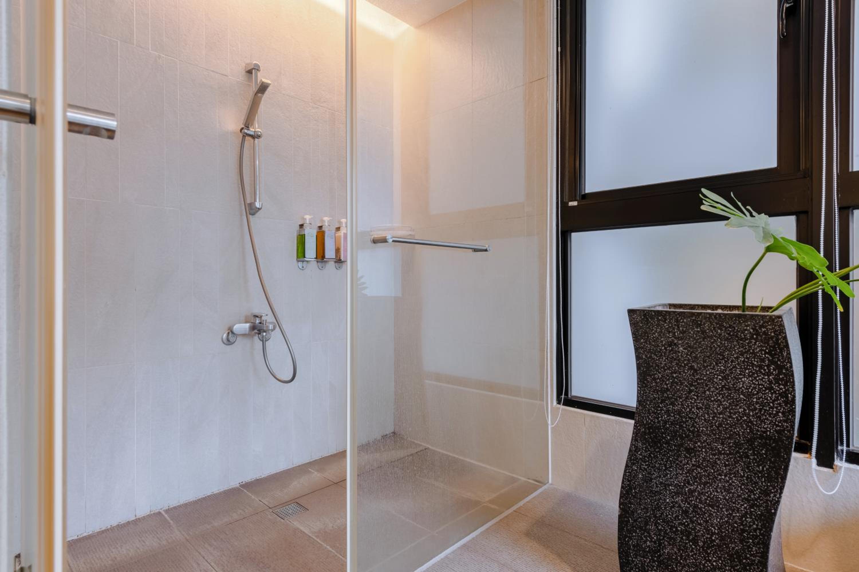 Superior Twin Room with City View photo 2