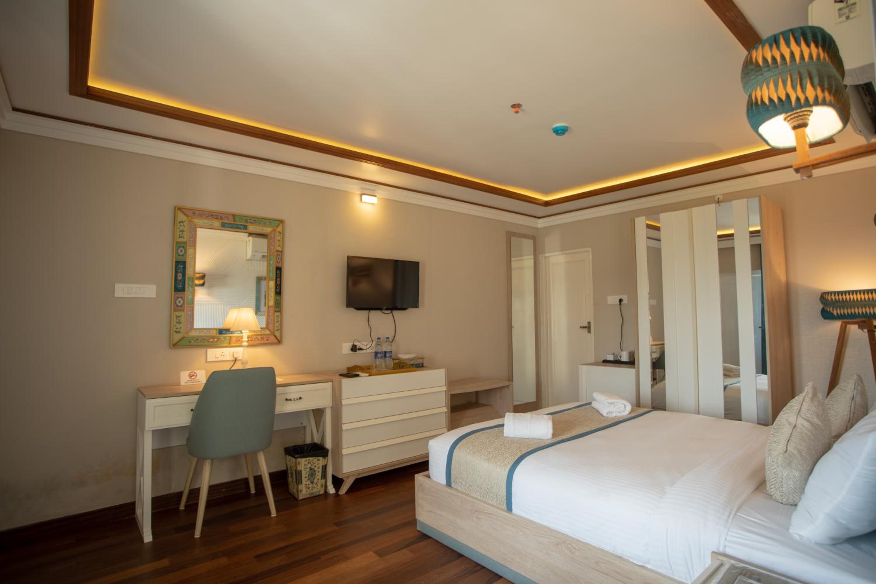 Deluxe Double Room - Photo 22