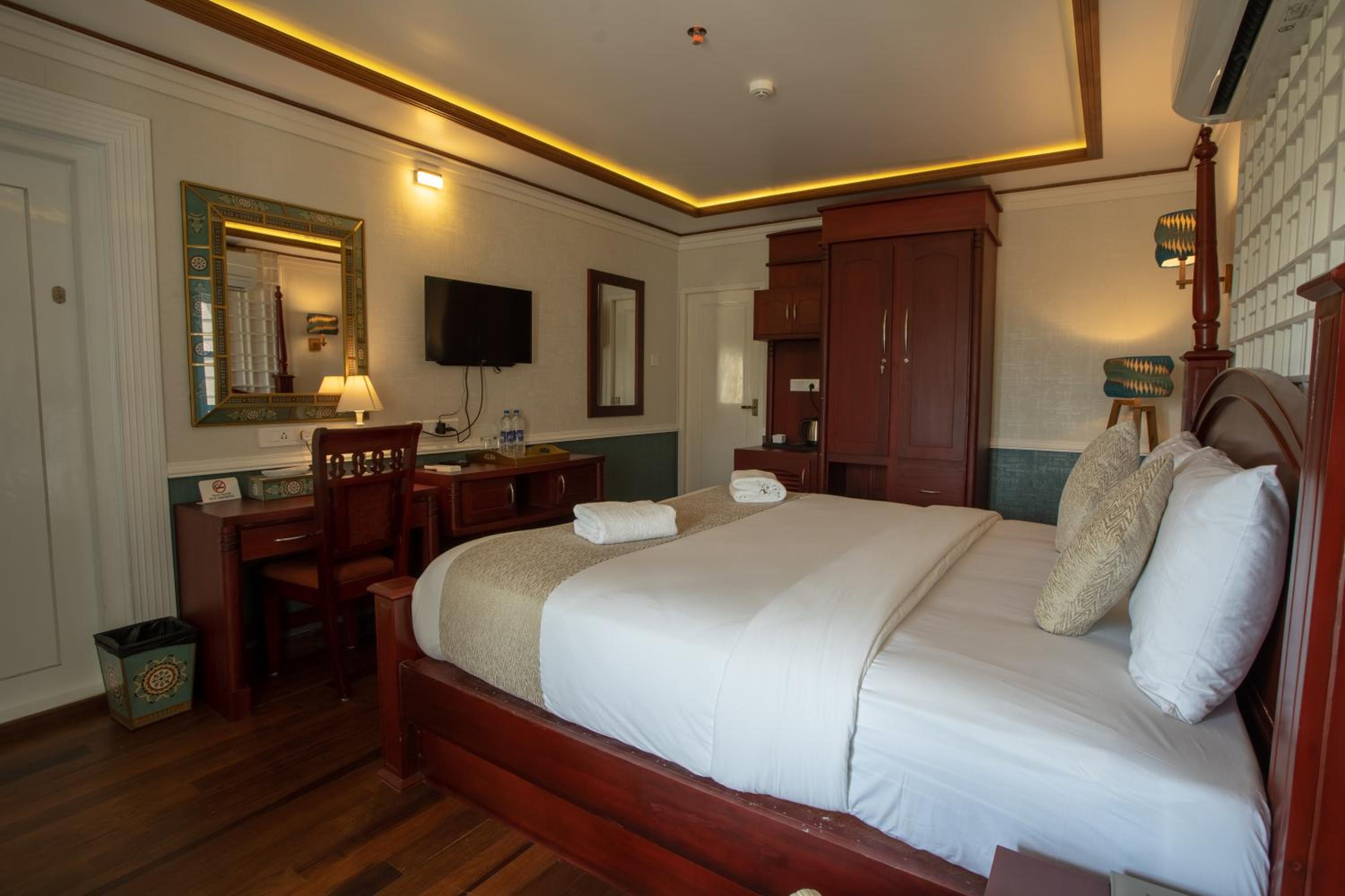 Deluxe Suite with Sea View photo 2