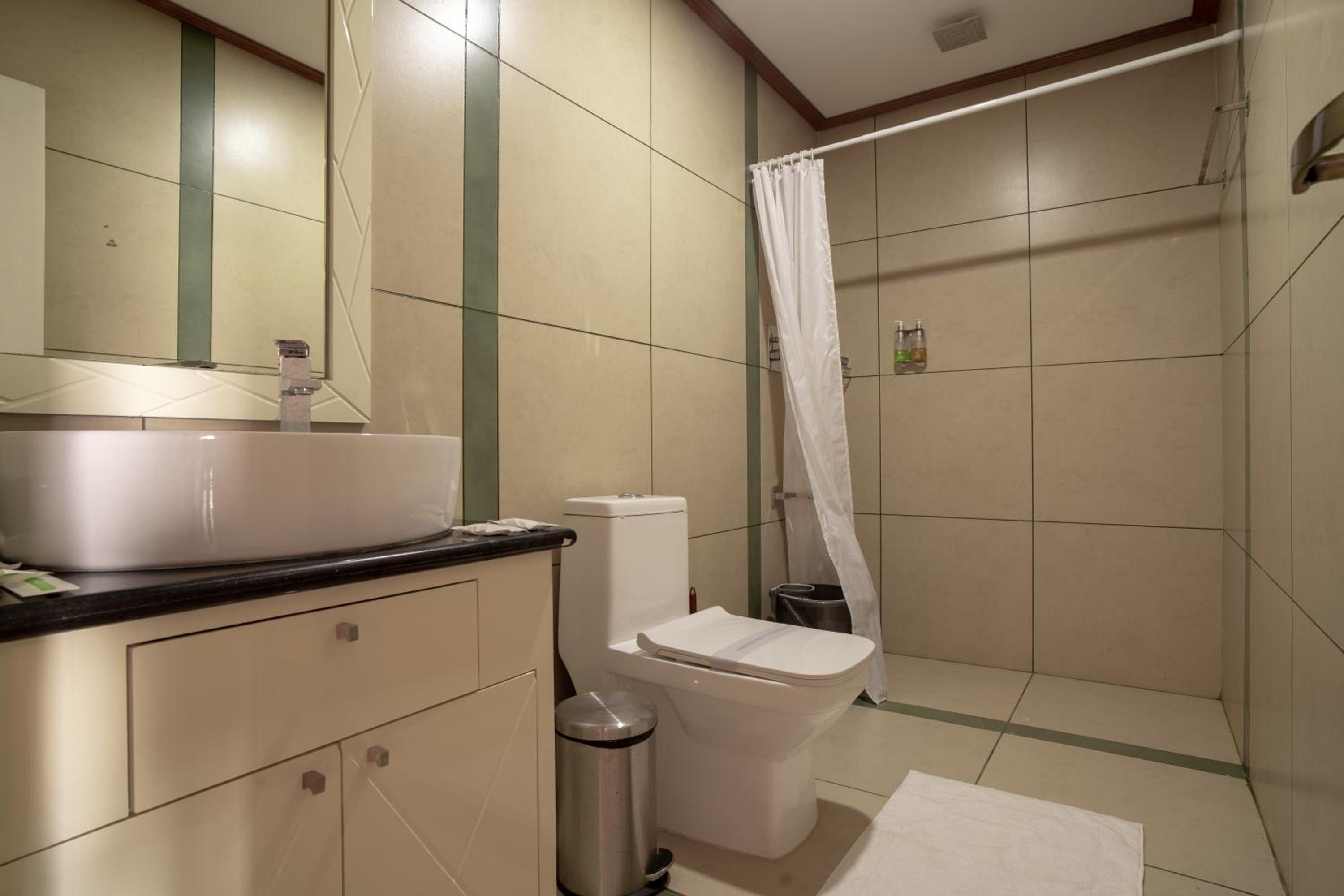 Deluxe Double Room - Photo 17