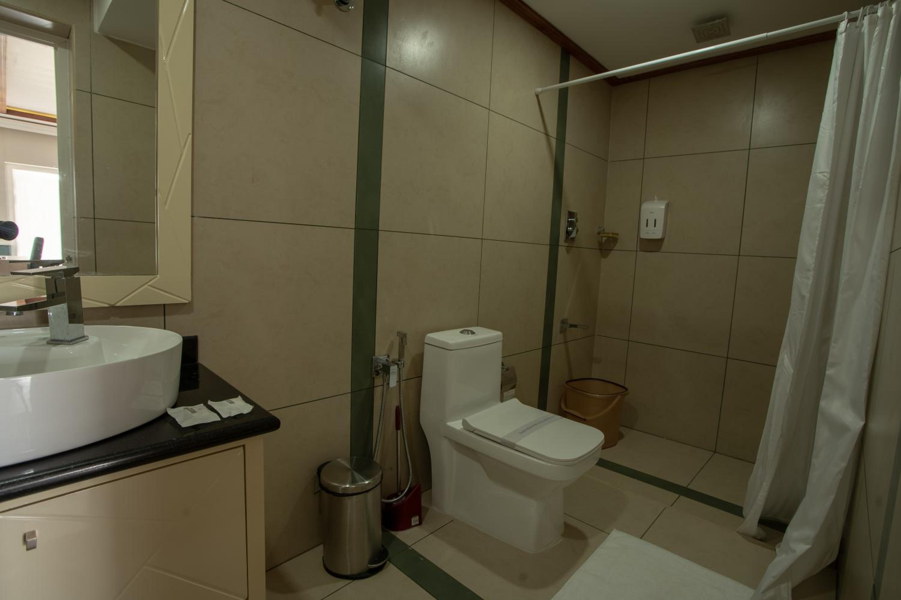 Deluxe Double Room - Photo 16
