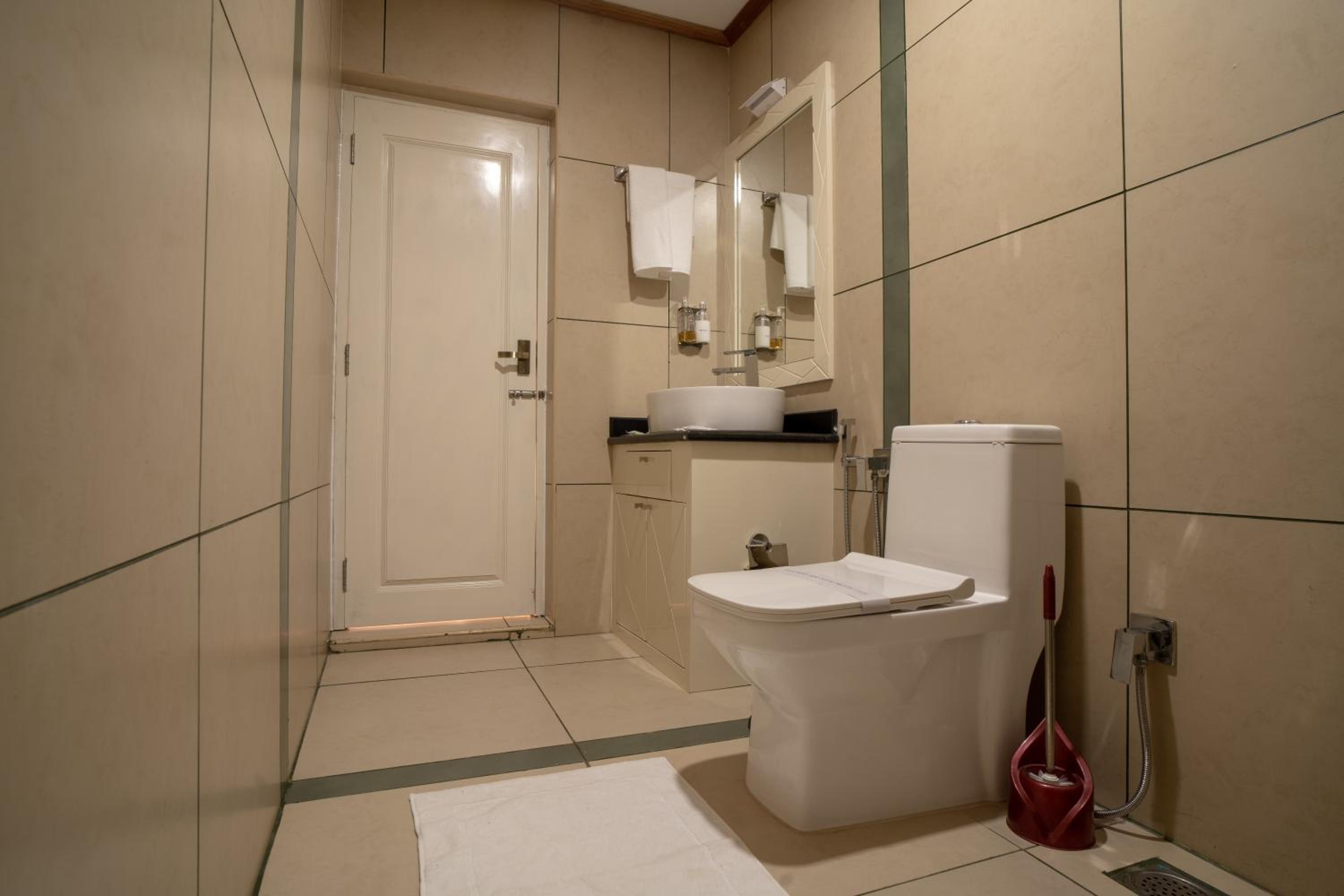 Deluxe Double Room - Photo 19