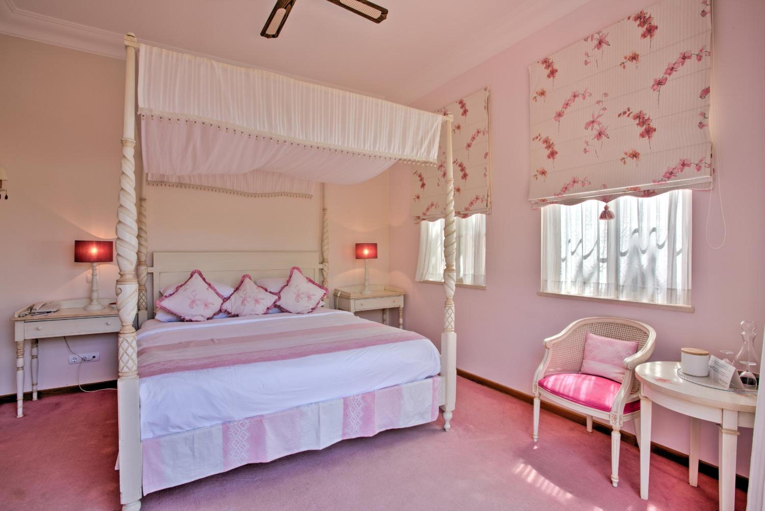 Deluxe Double Room - Photo 9