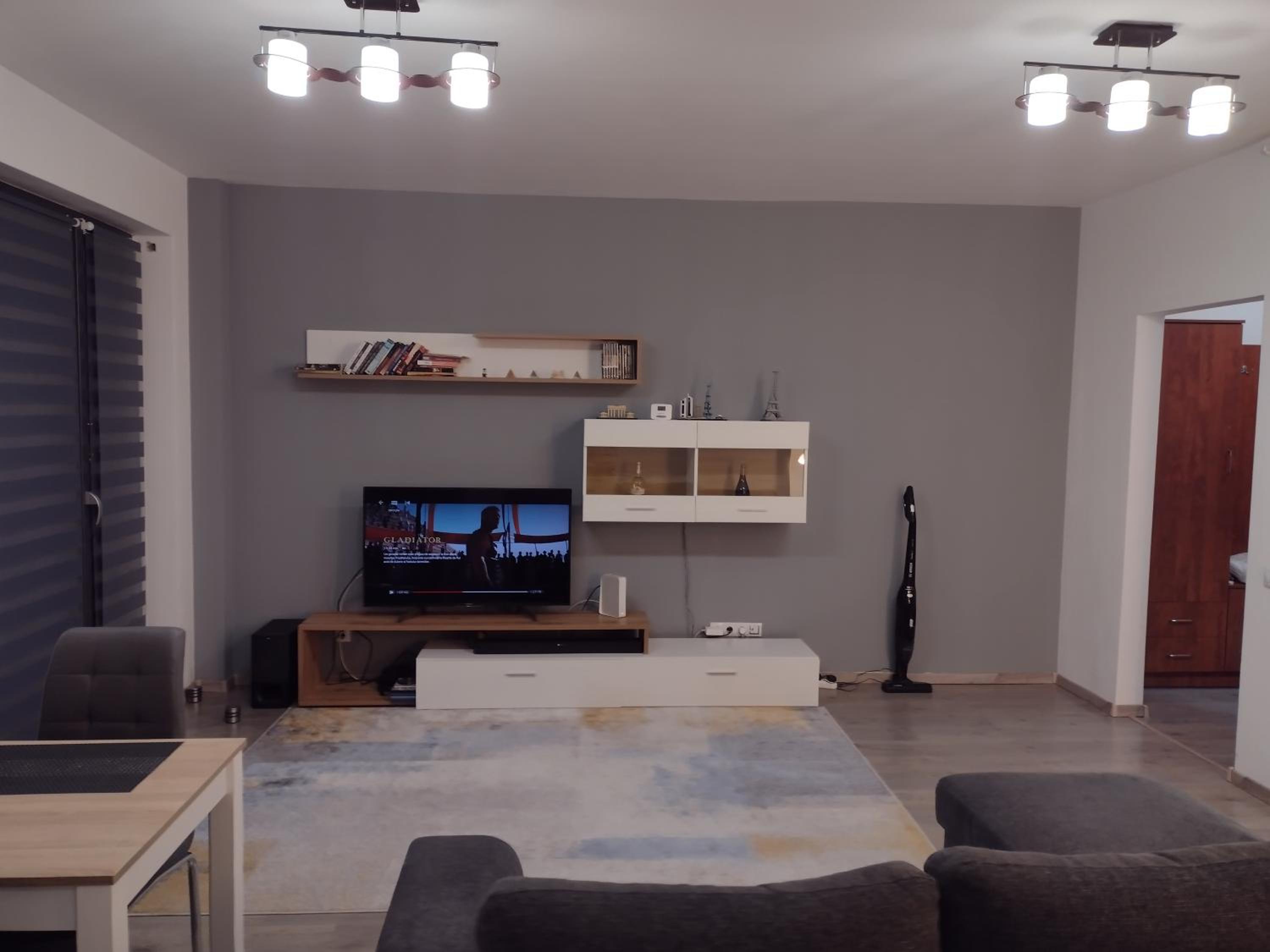 Apartment with Balcony photo 1