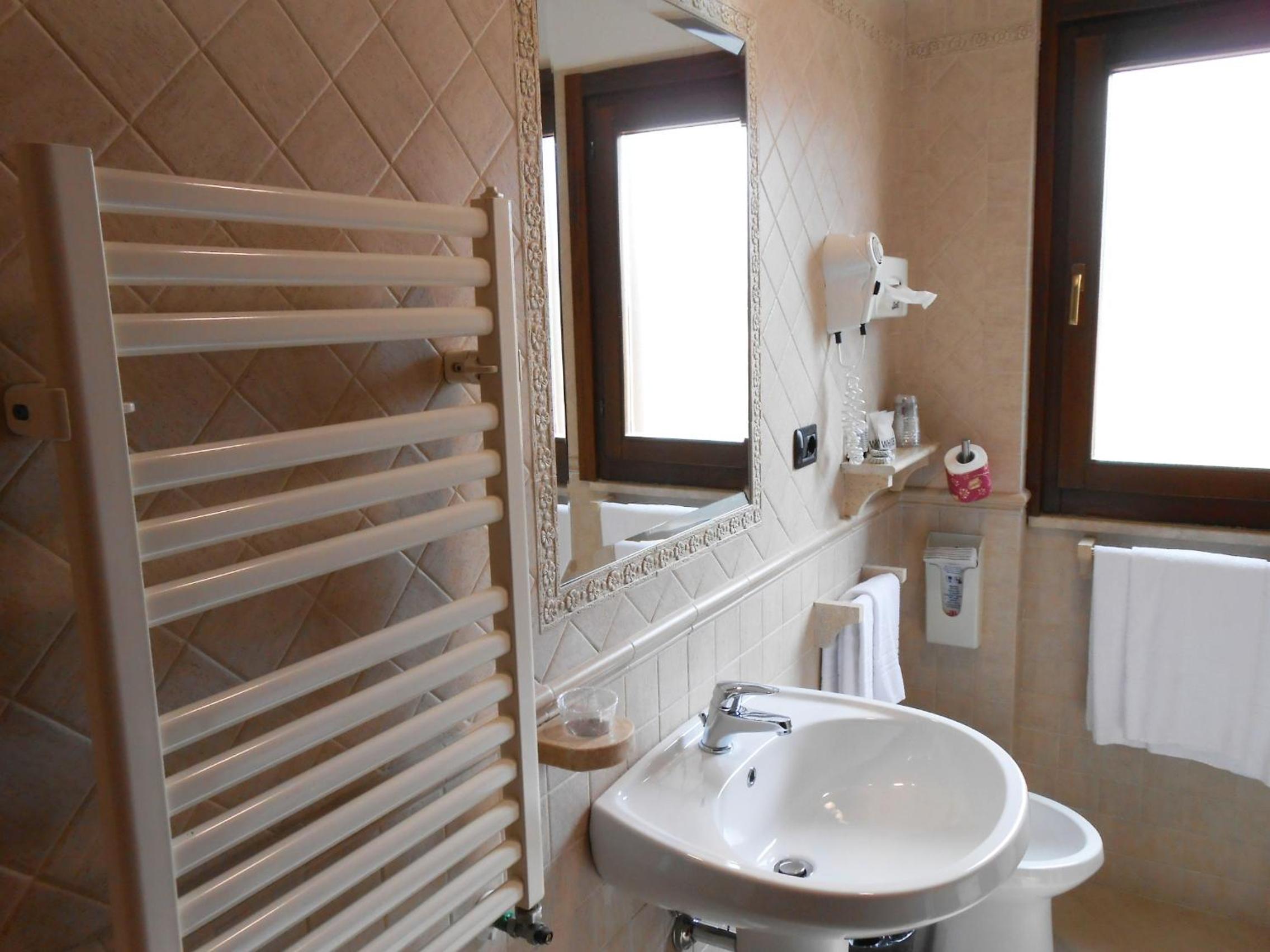 Classic Triple Room - Photo 3