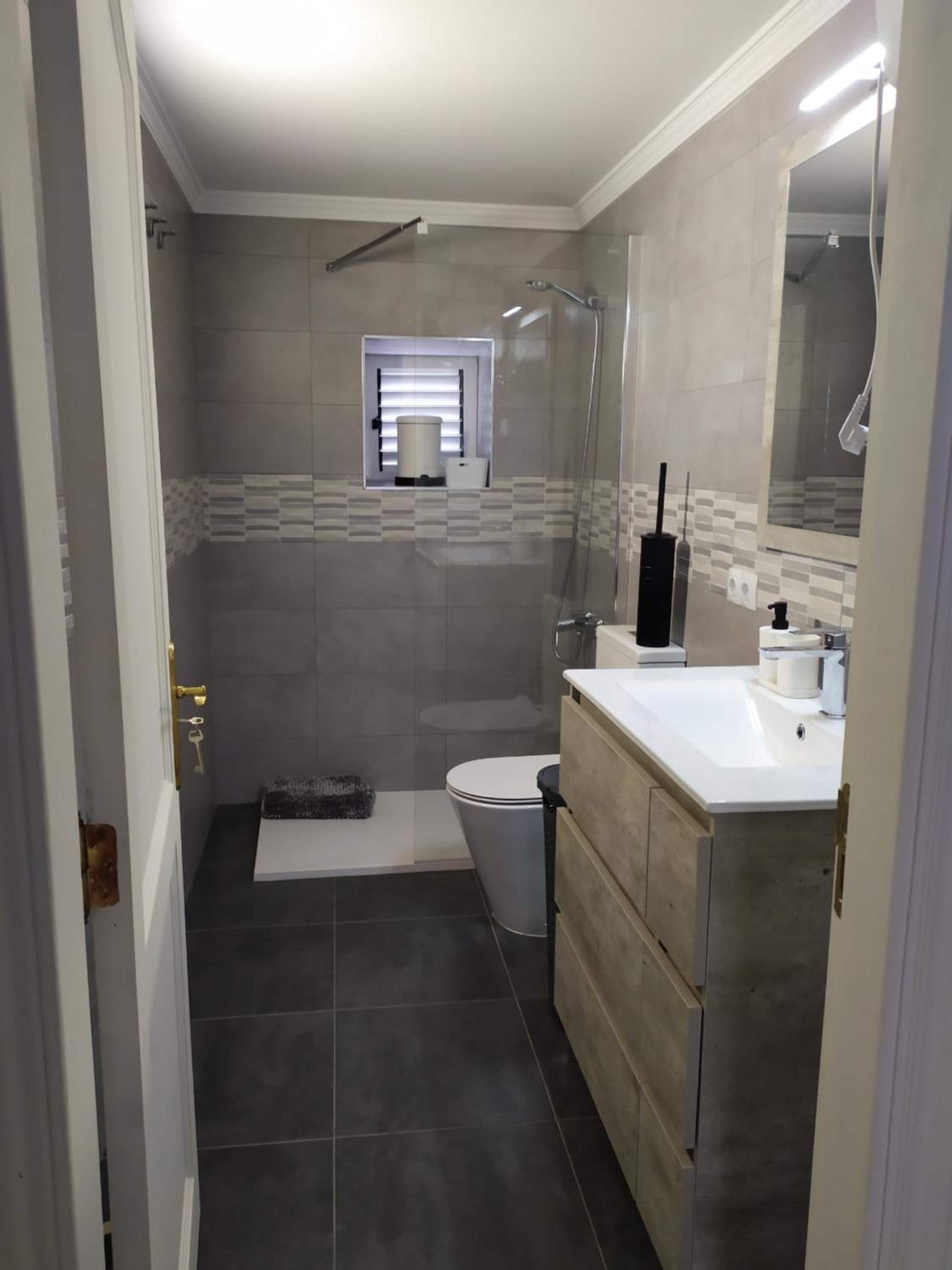 One-Bedroom House photo 3