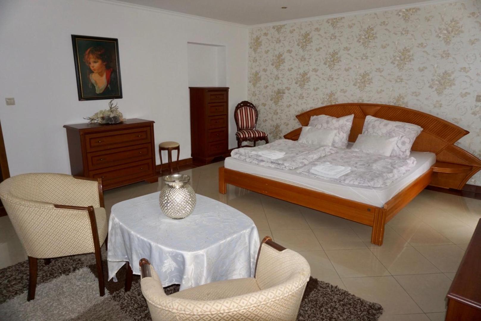 Standard Triple Room - Photo 2