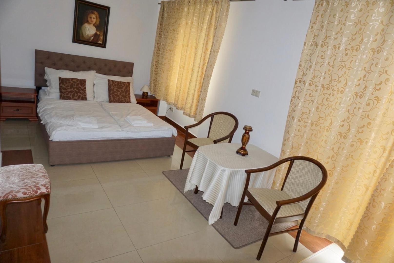Double Room - Photo 1