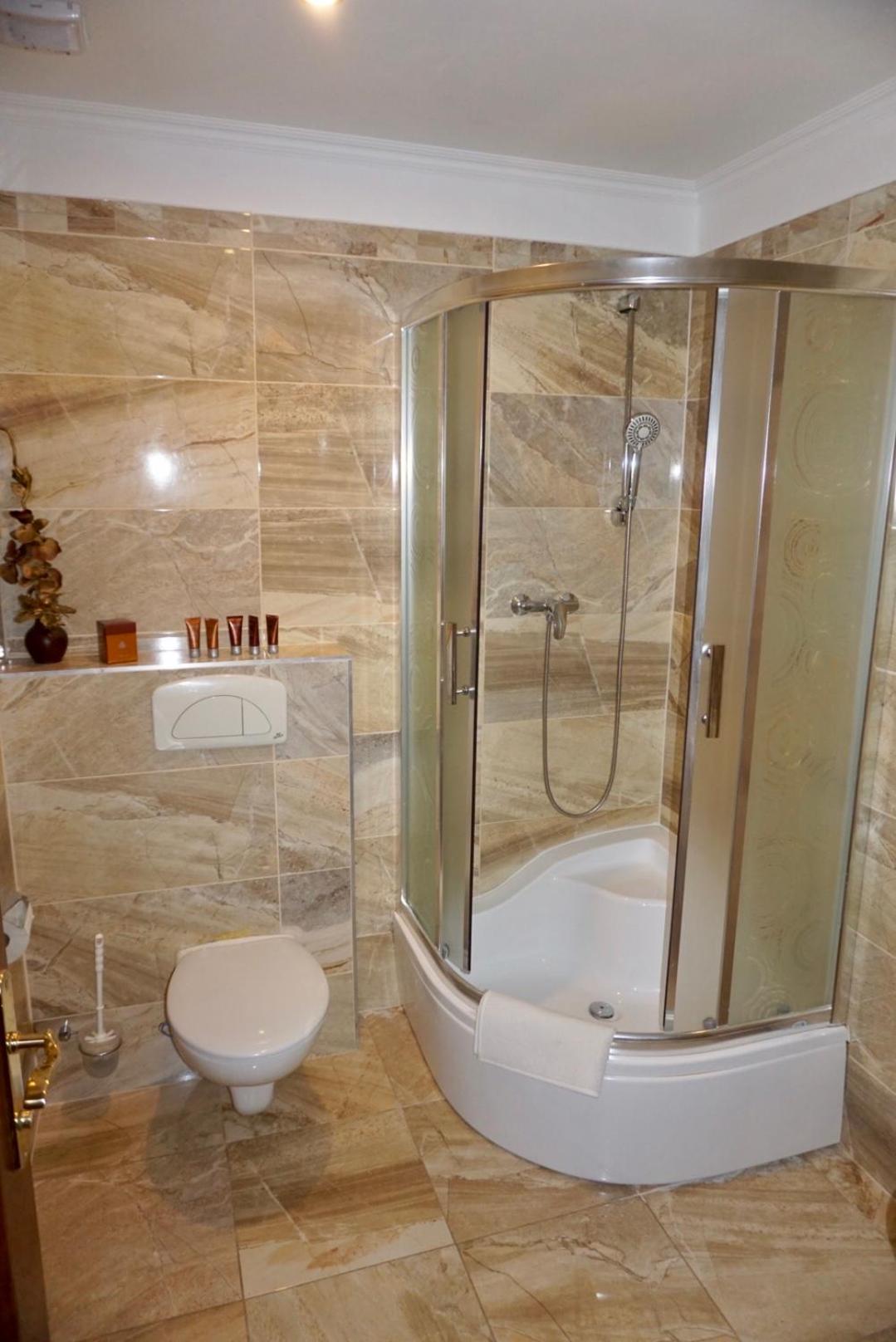 Double Room - Photo 4
