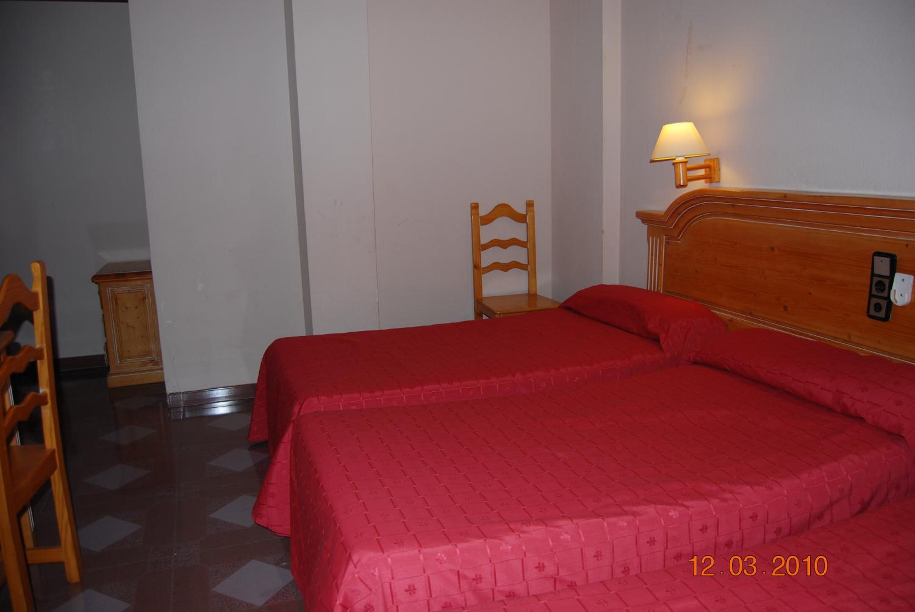 Double or Twin Room photo 3
