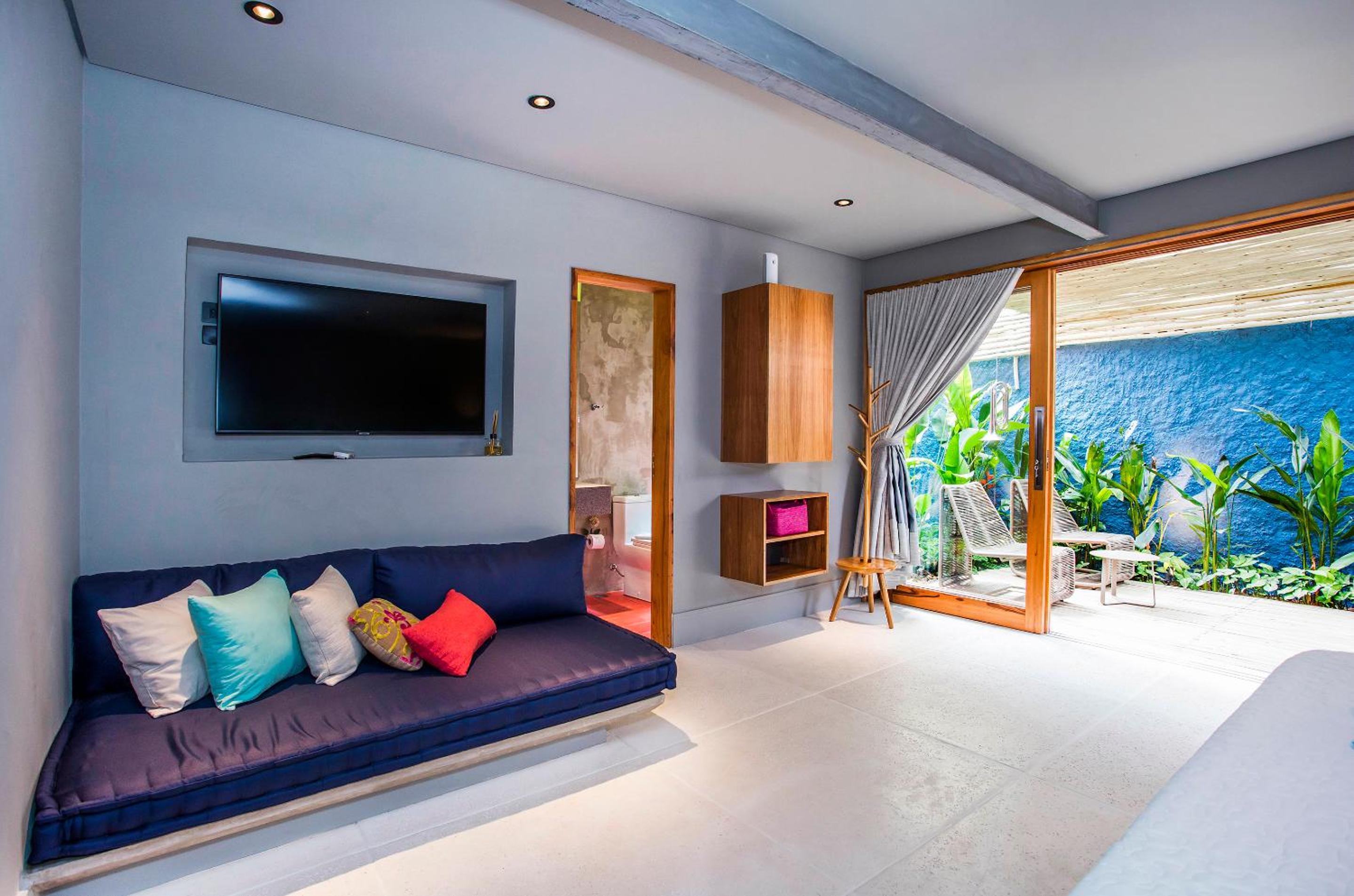 Master Suite with Garden View