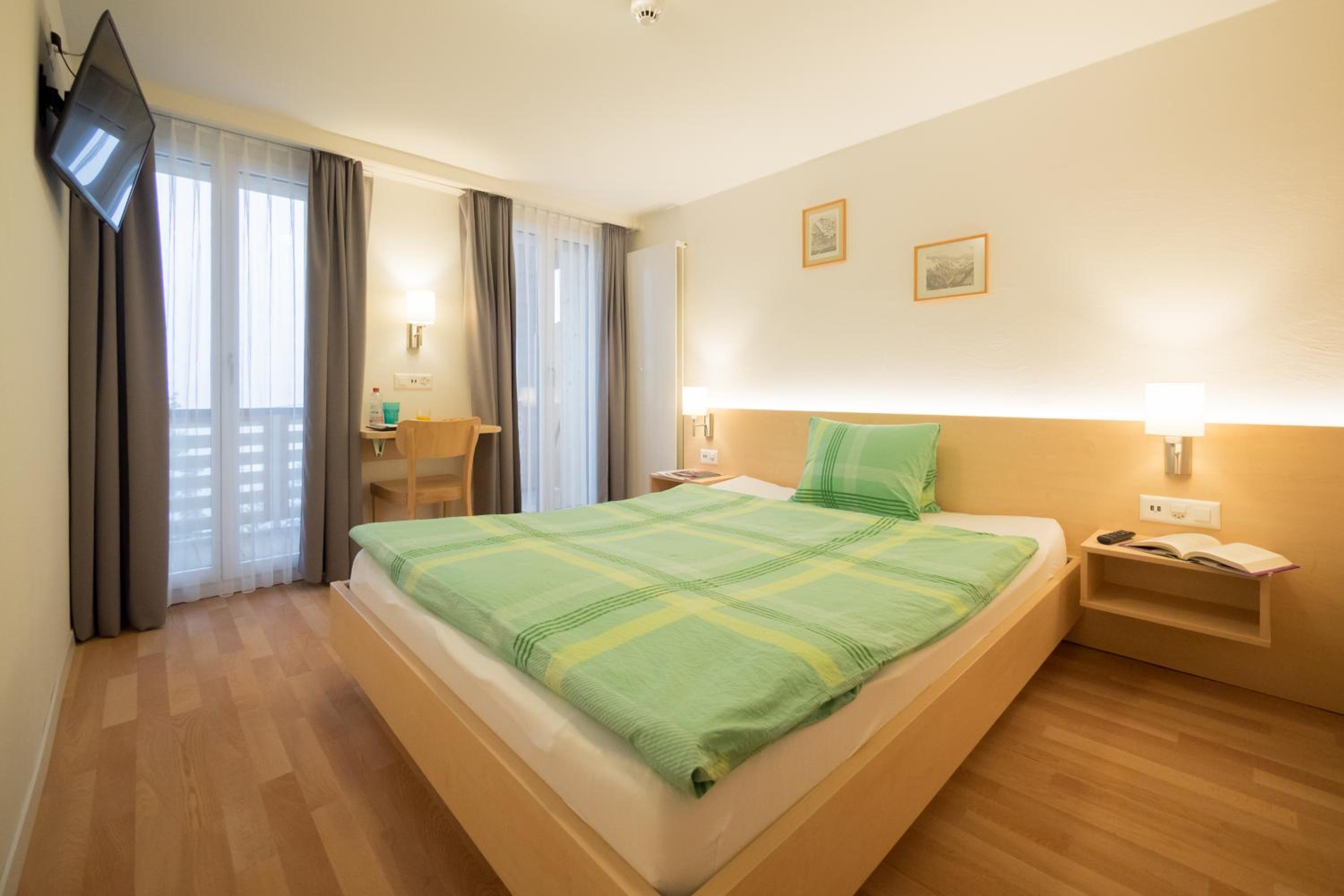Single Room with Balcony and Mountain View photo 1