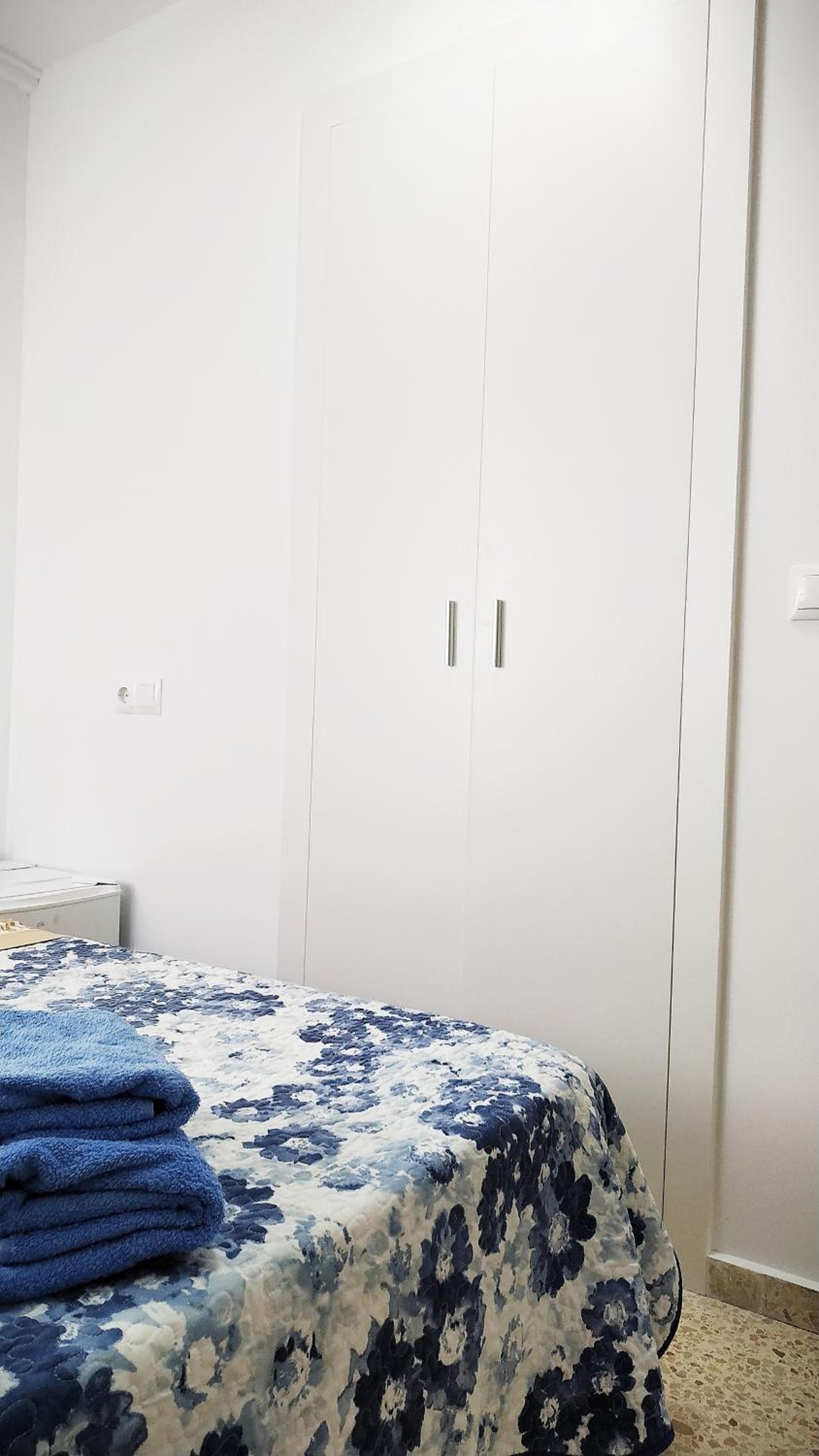 Small Single Room photo 2