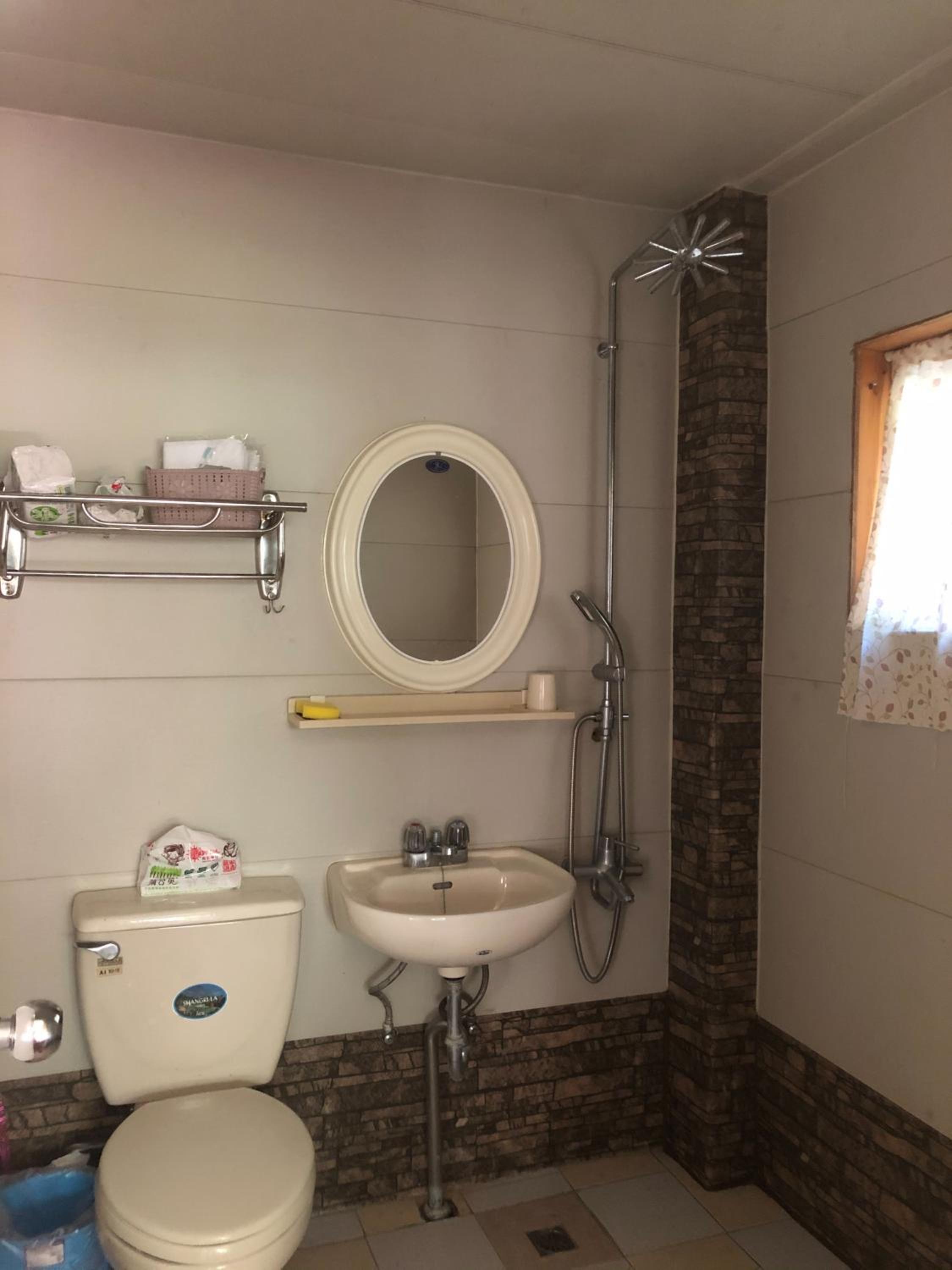 Quadruple Room with Private Bathroom photo 2