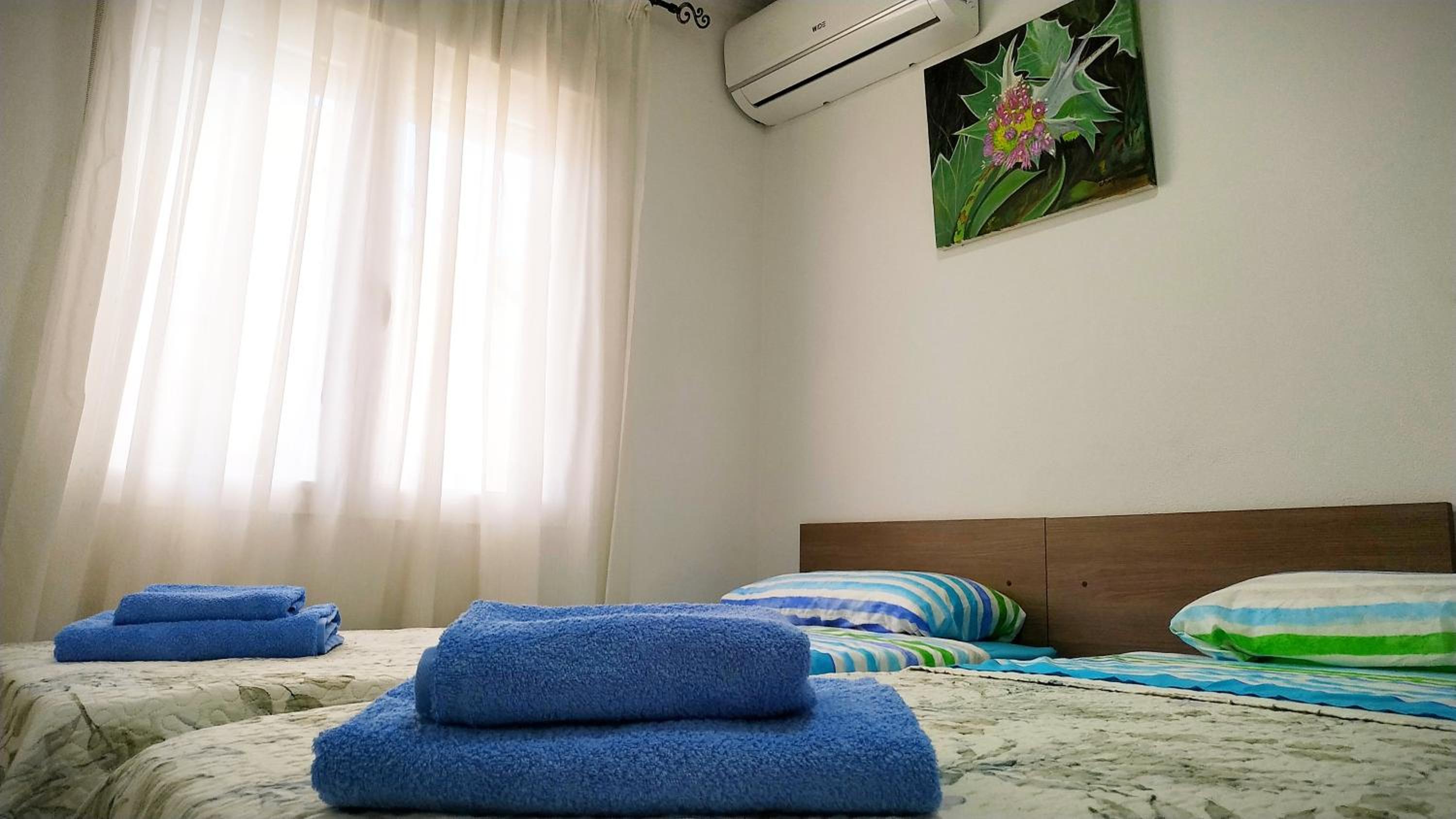 Twin Room - Photo 1