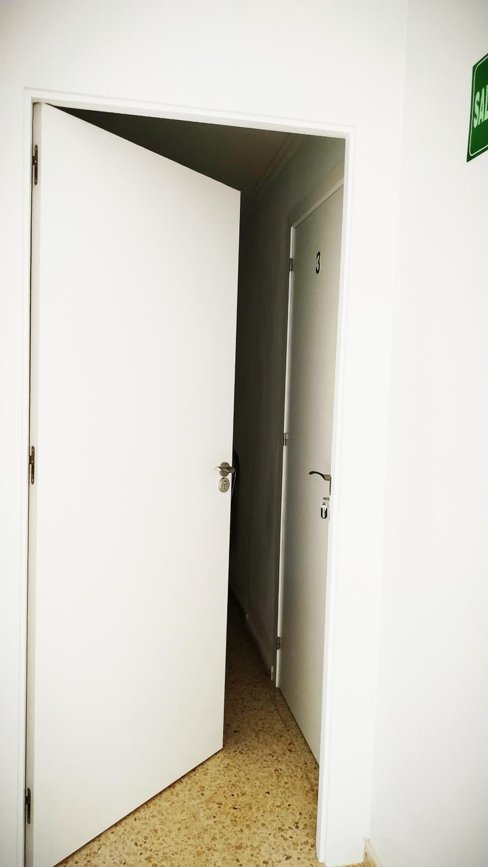 Twin Room - Photo 4
