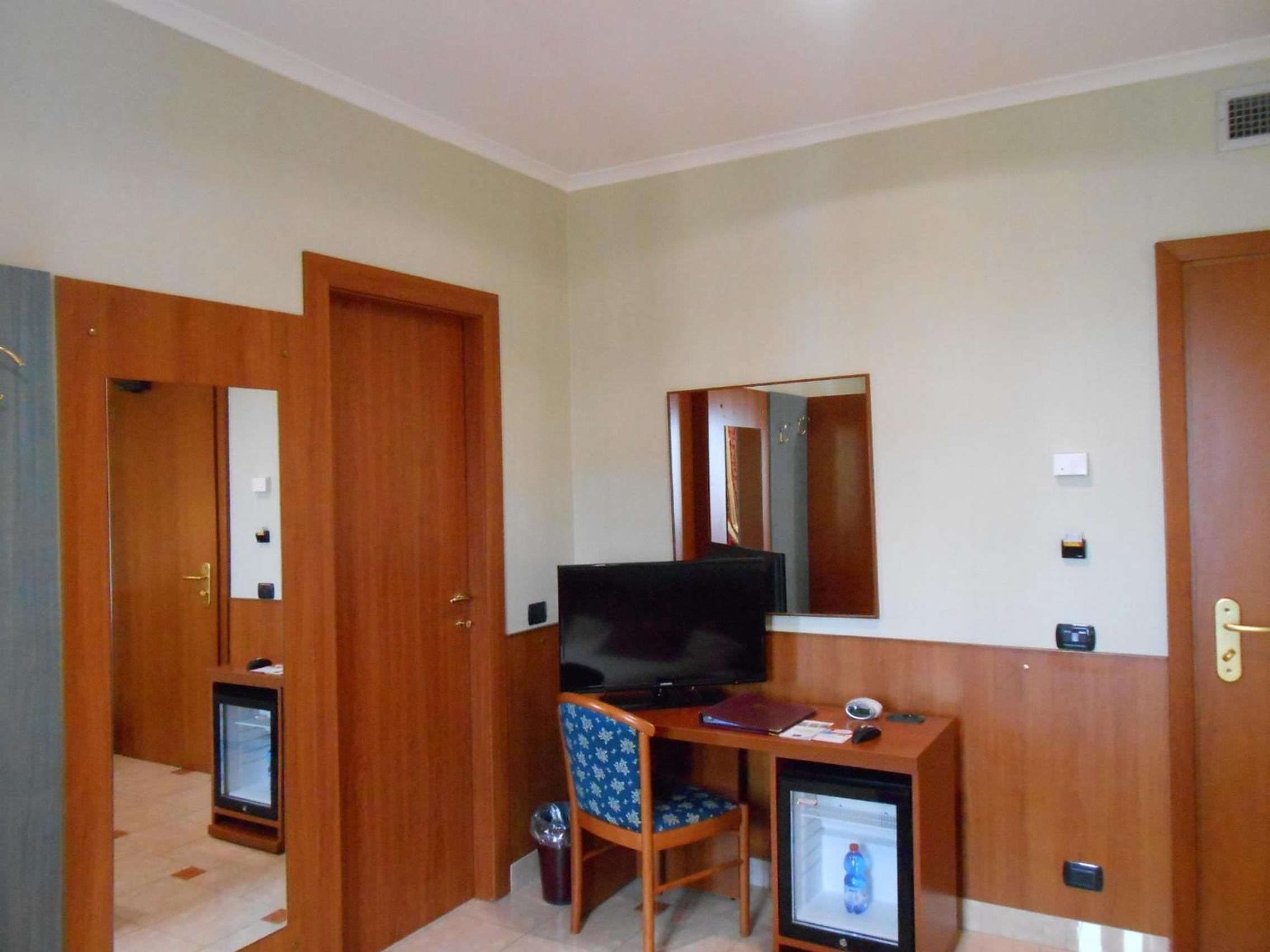 Classic Double Room - Photo 2