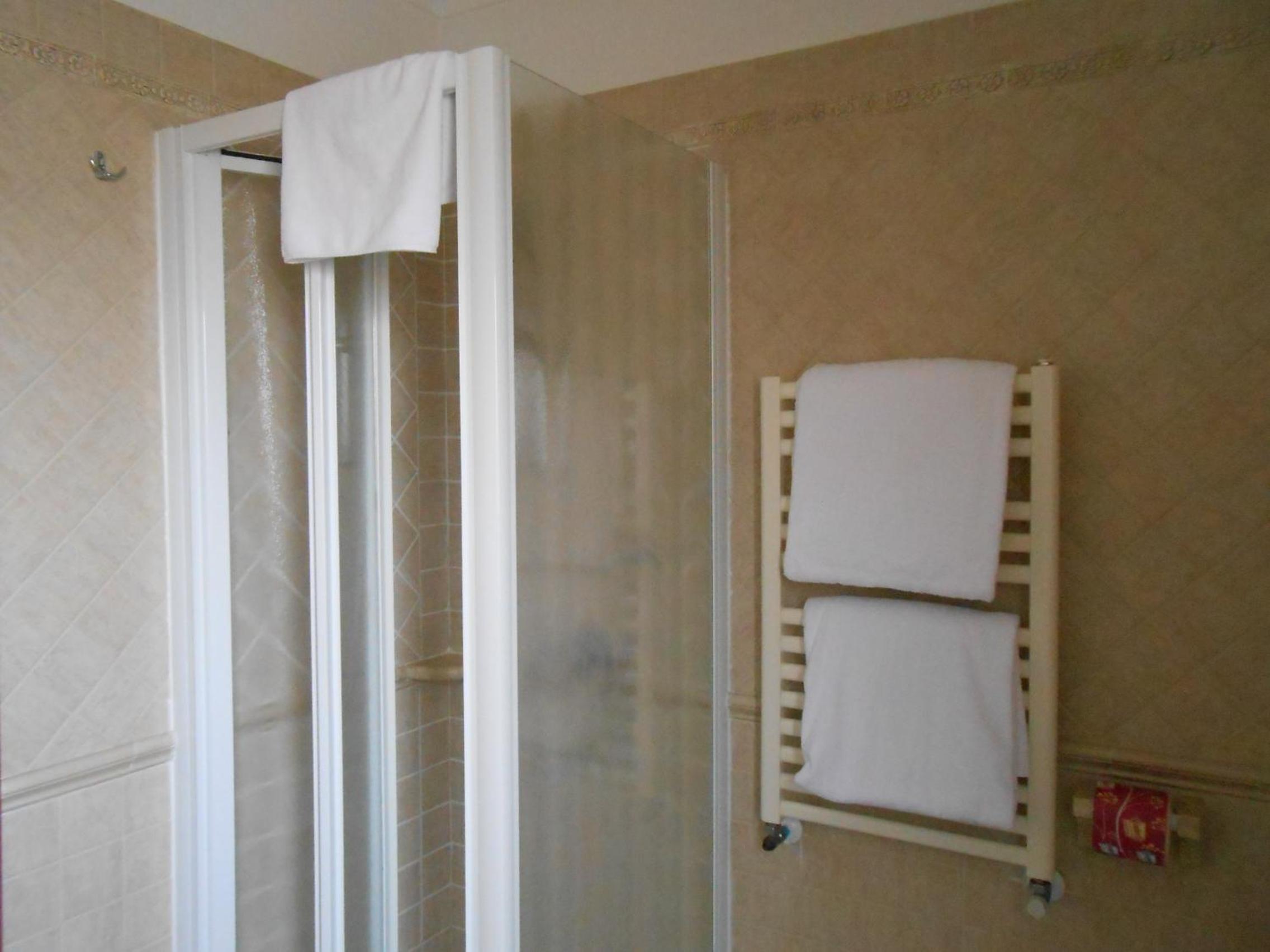 Classic Double Room - Photo 4
